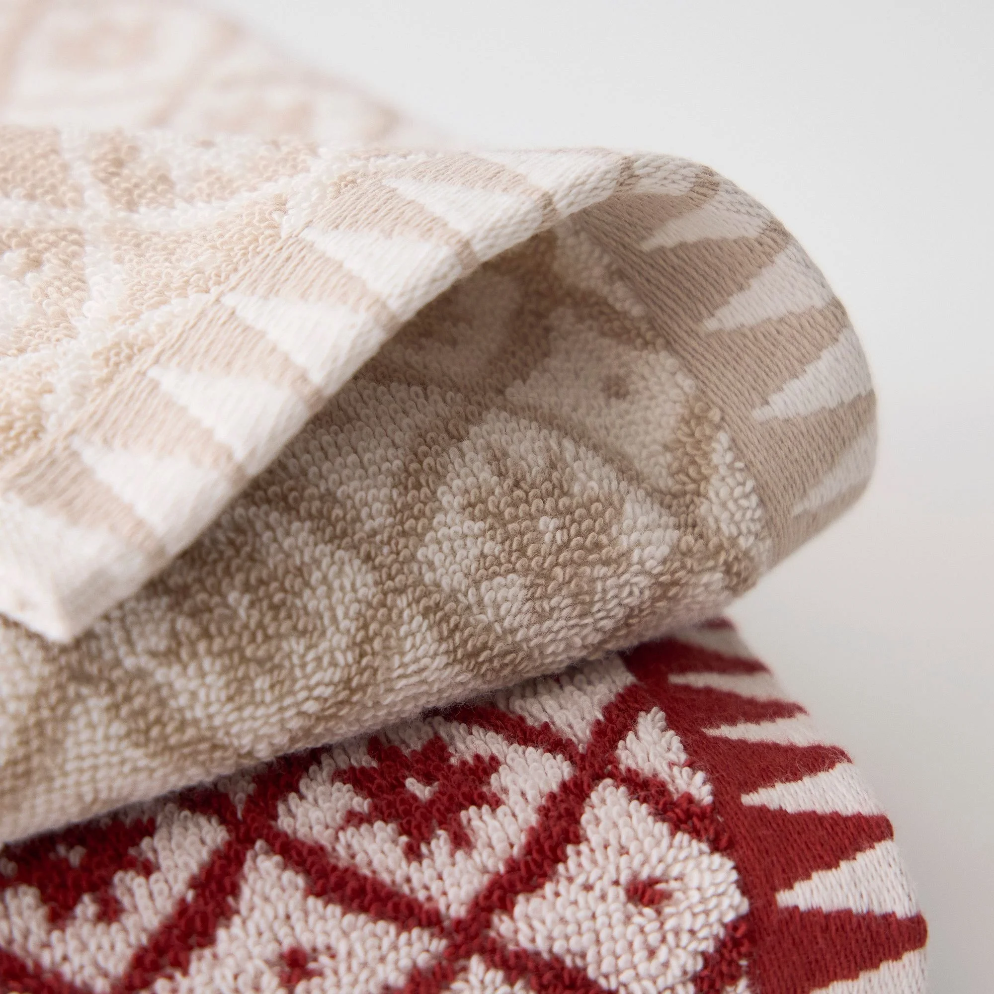 eloise-hand-towel-2-xl.jpg
