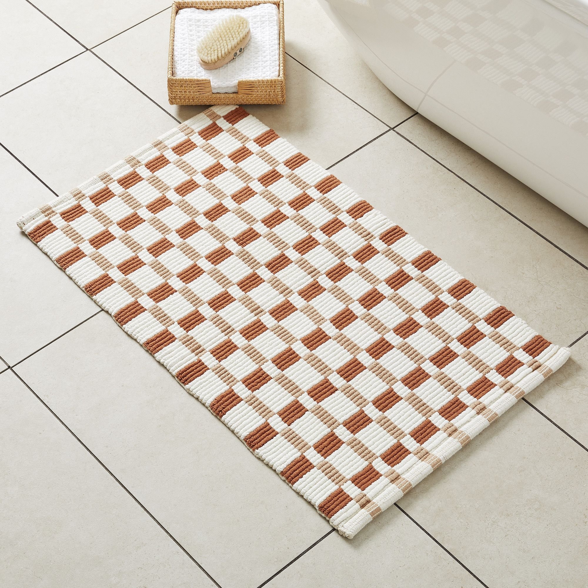 square-ribbed-bath-mat-4-xl.jpeg