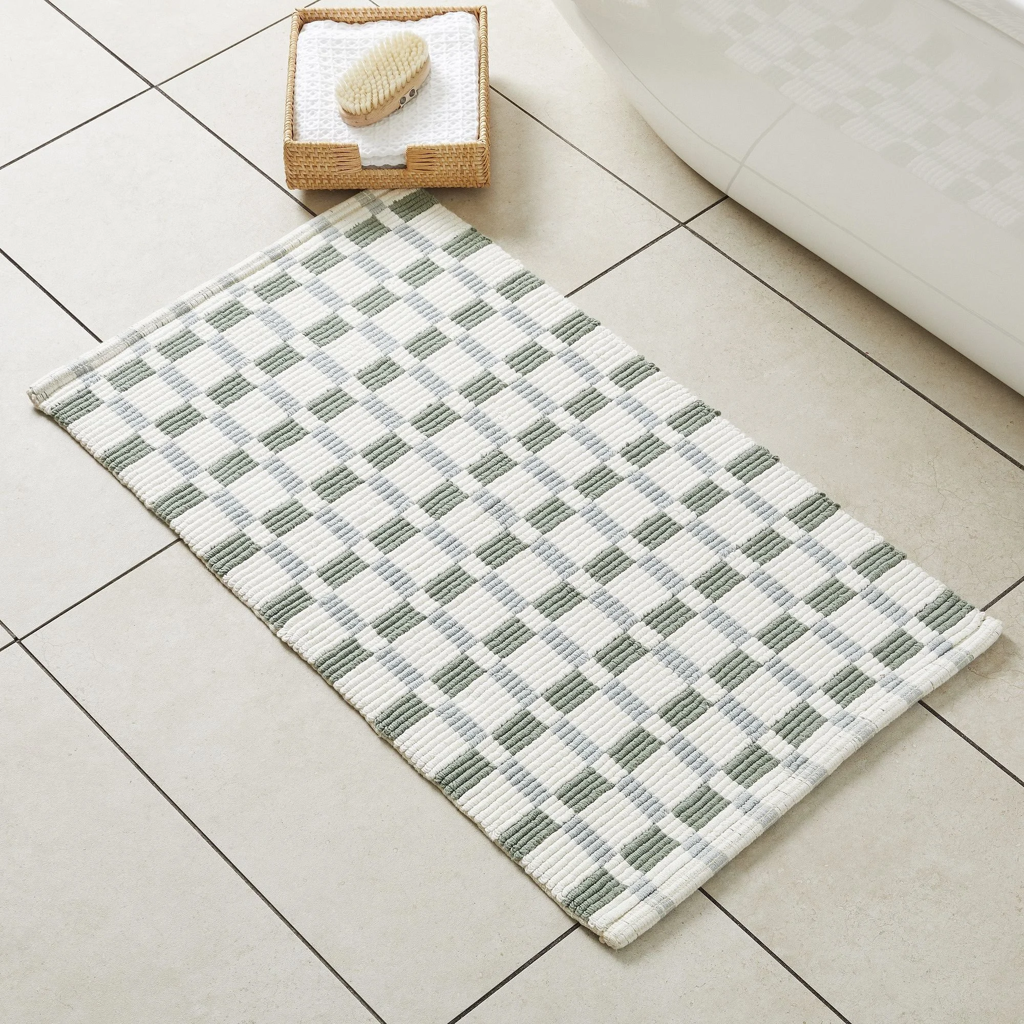 square-ribbed-bath-mat-xl.jpeg