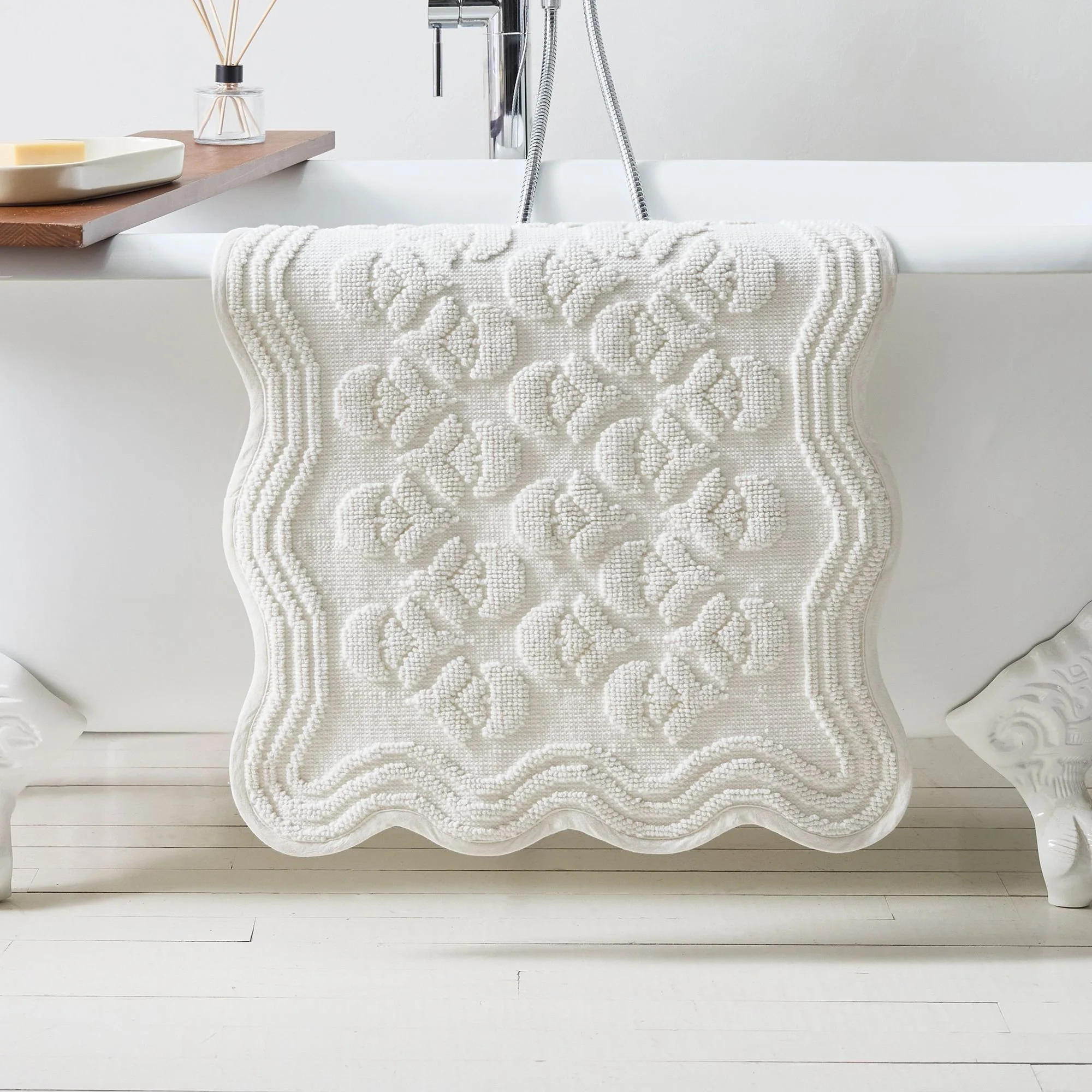 rhode-thistle-jacquard-bath-mat-1-xl454.jpeg