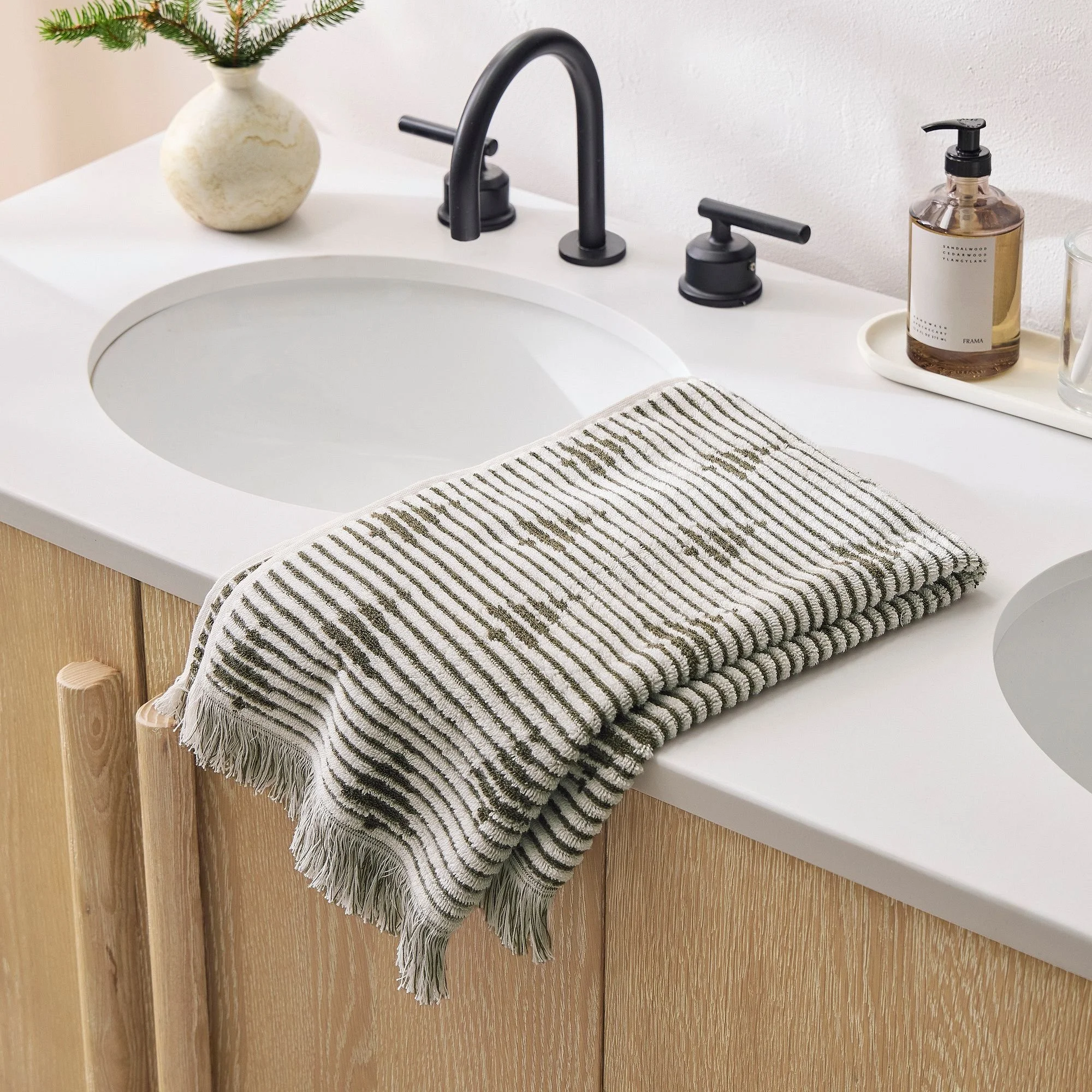 forest-fable-hand-towel-xl.jpg