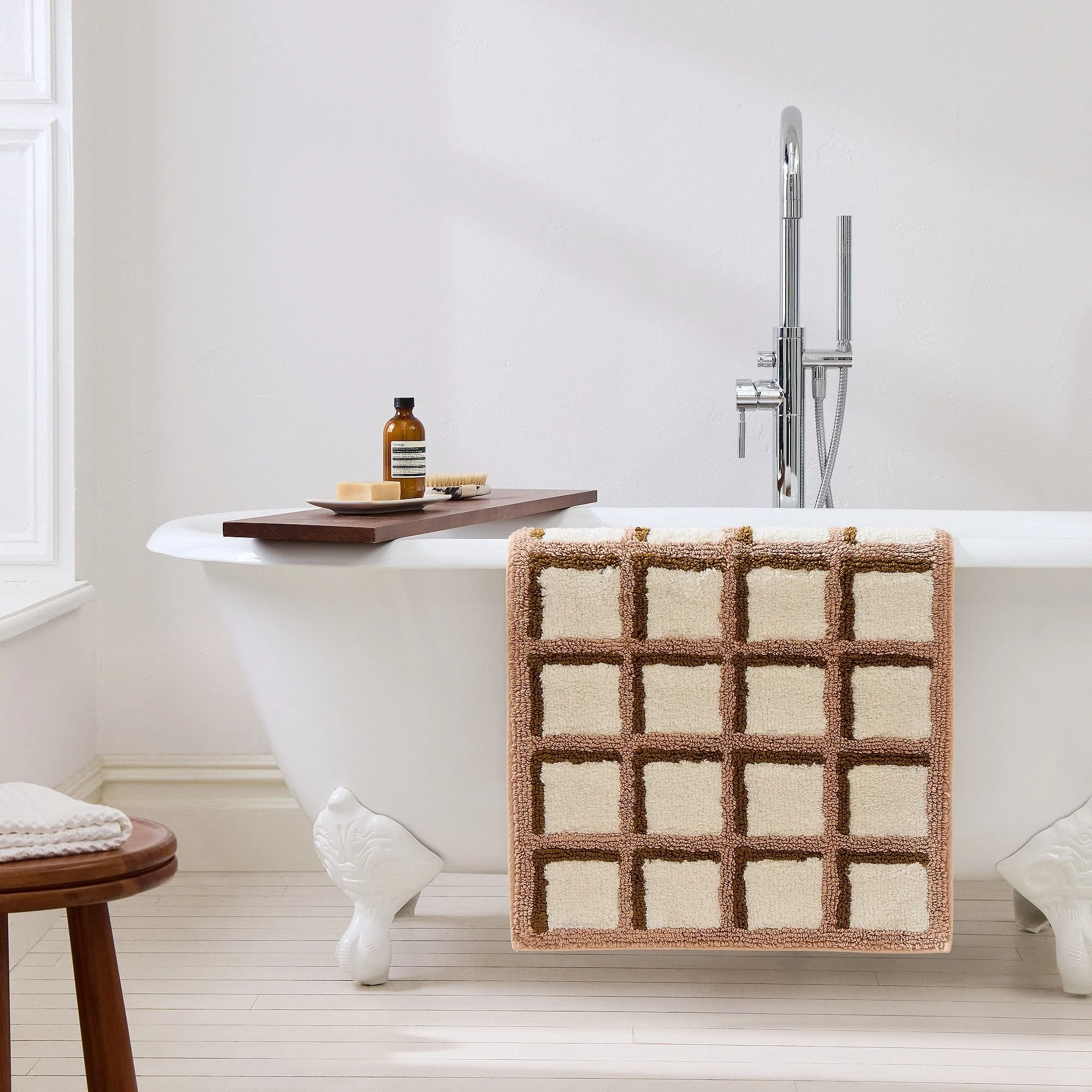 modern-tufted-tile-bath-mat-12-xlred.jpg