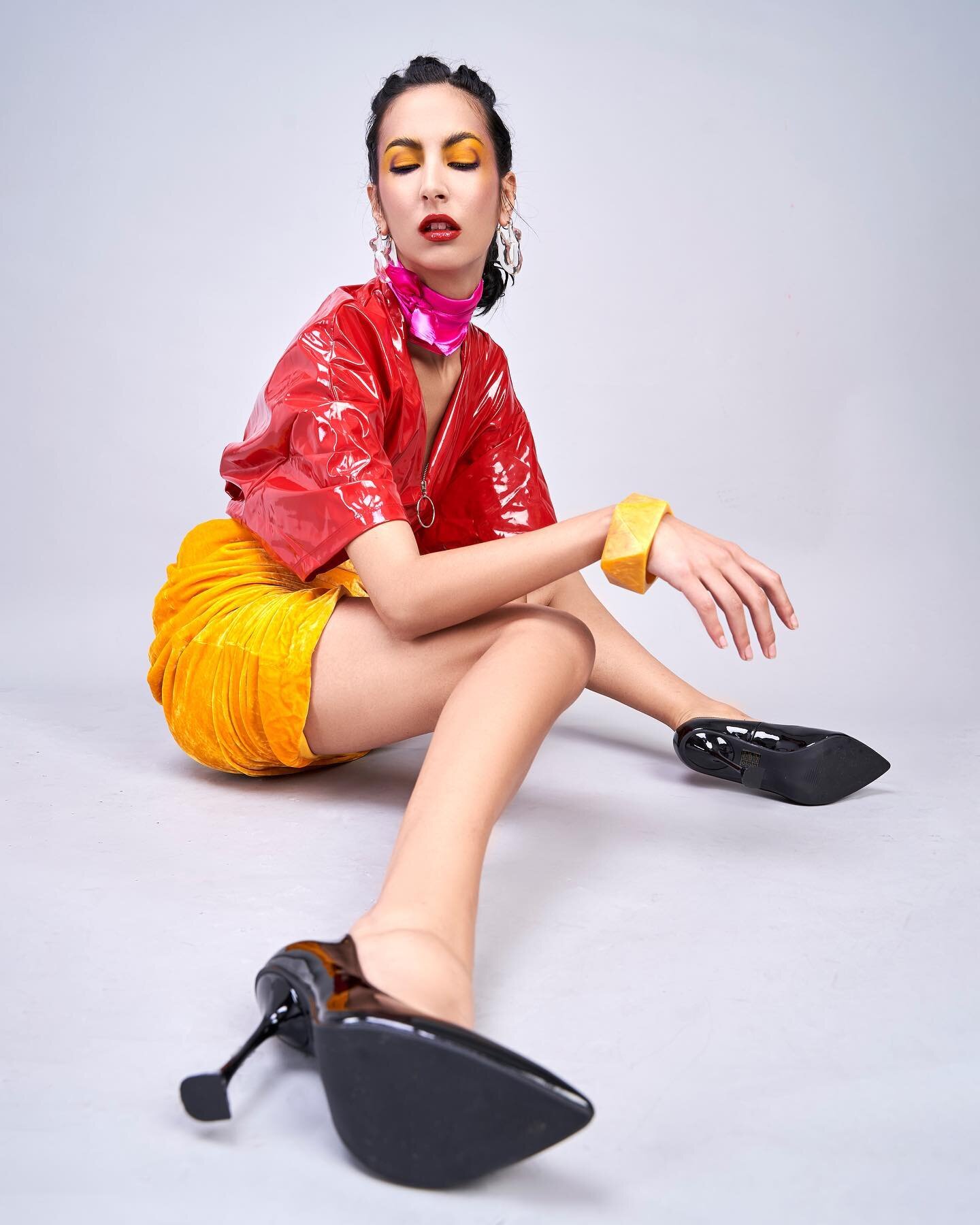 Makeup by @facedesigneruk 
Styled by @stylistjjr 
Model @seminara_giorgia 
Hair by @stellatsiledaki 
#fashion #fashionstylist #stylist #editorial #editorialfashion #model #highendfashion #colours #uk #ukmodel #london #londonphotographer #londonvideog