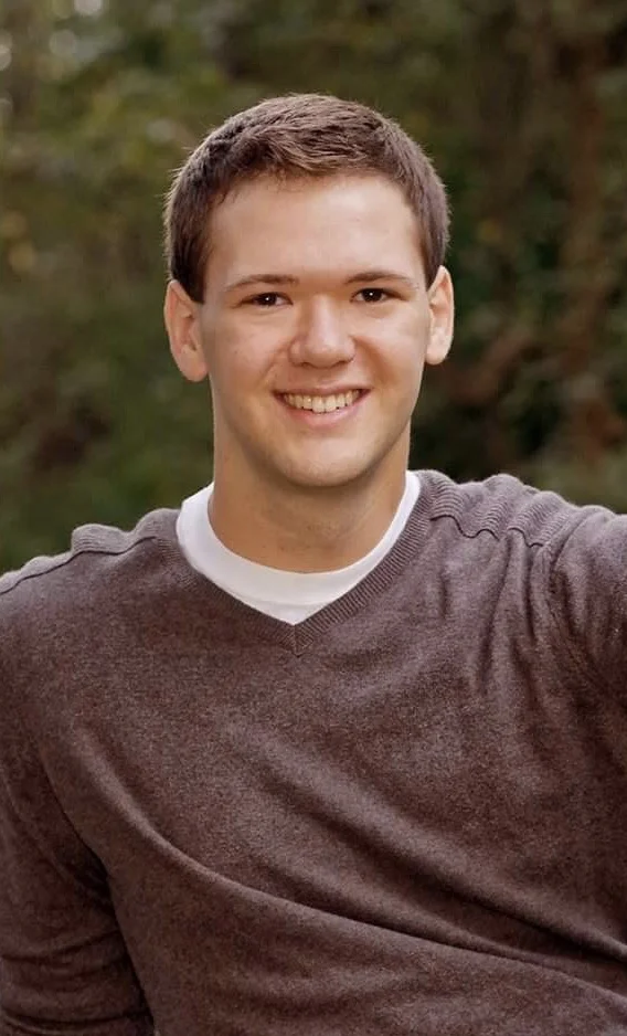 Logan “Quala as in Koala” Qualls ‘22 Logan is a freshman at Harvard, living in Lionel Hall. He hails from the midwest, and other than drumming on everything the eye can see, loves dinosaurs and baseball. He is also fond of the color orange, and books.