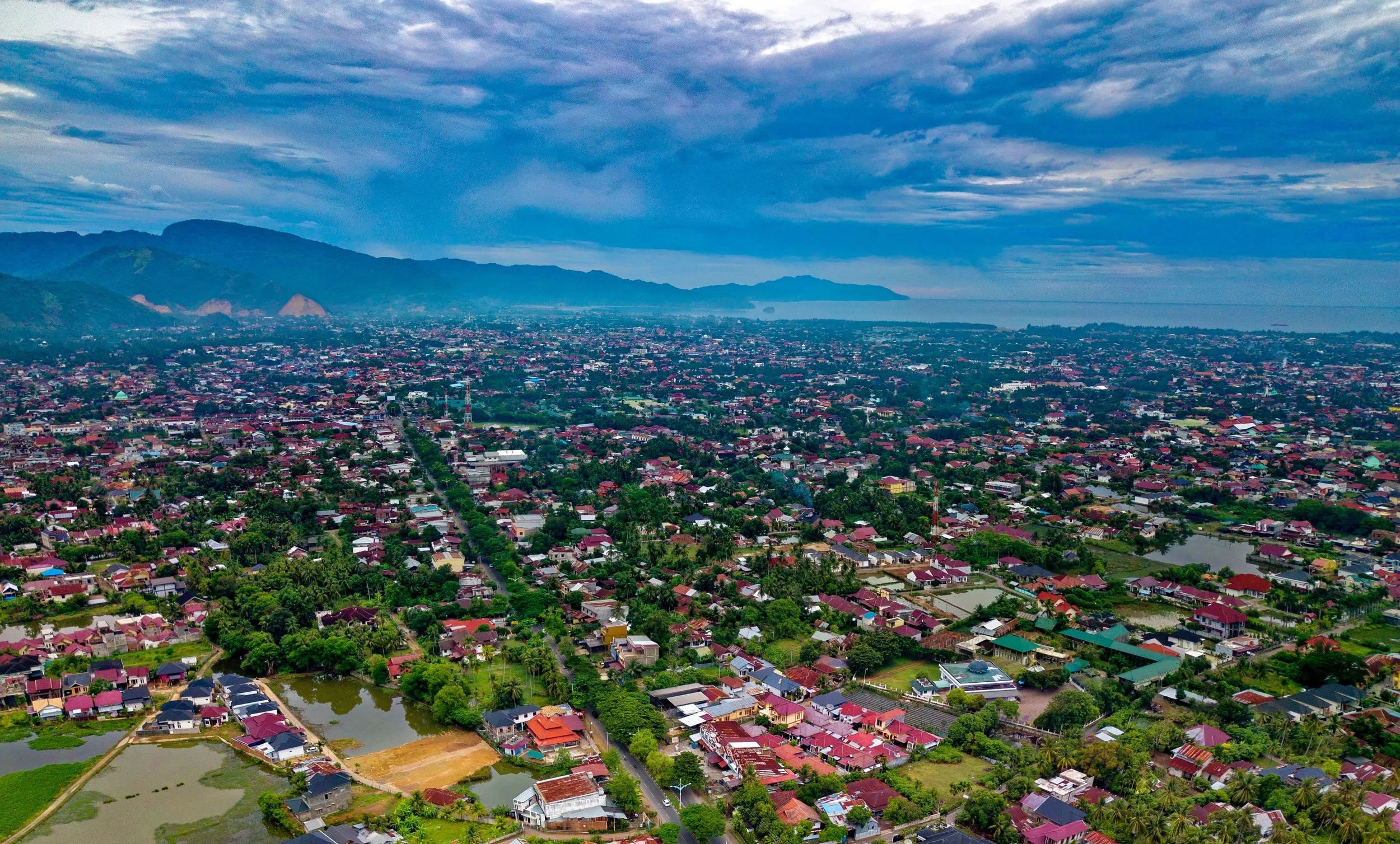 aerial-aerial-shot-architecture-1539577.jpg