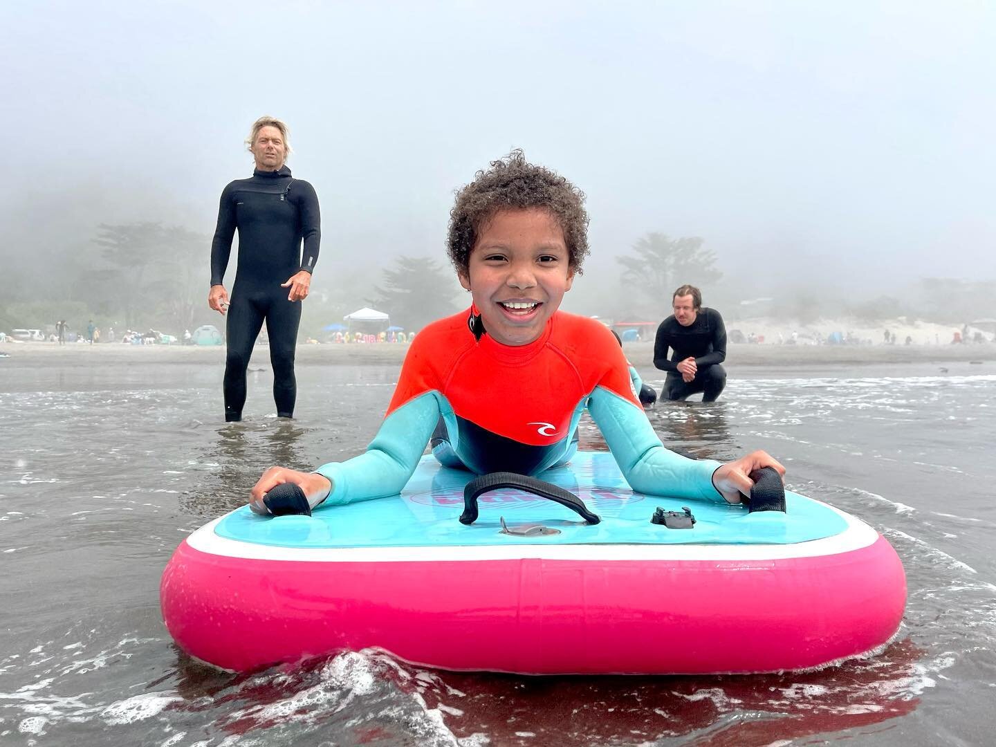 We had a great day this past weekend with @cityofdreamssf and @mewaterfoundation community youth. Warm weather and some great waves were had! A highlight was the kids and volunteers playing a very engaged game of beach basketball with the @uball set 