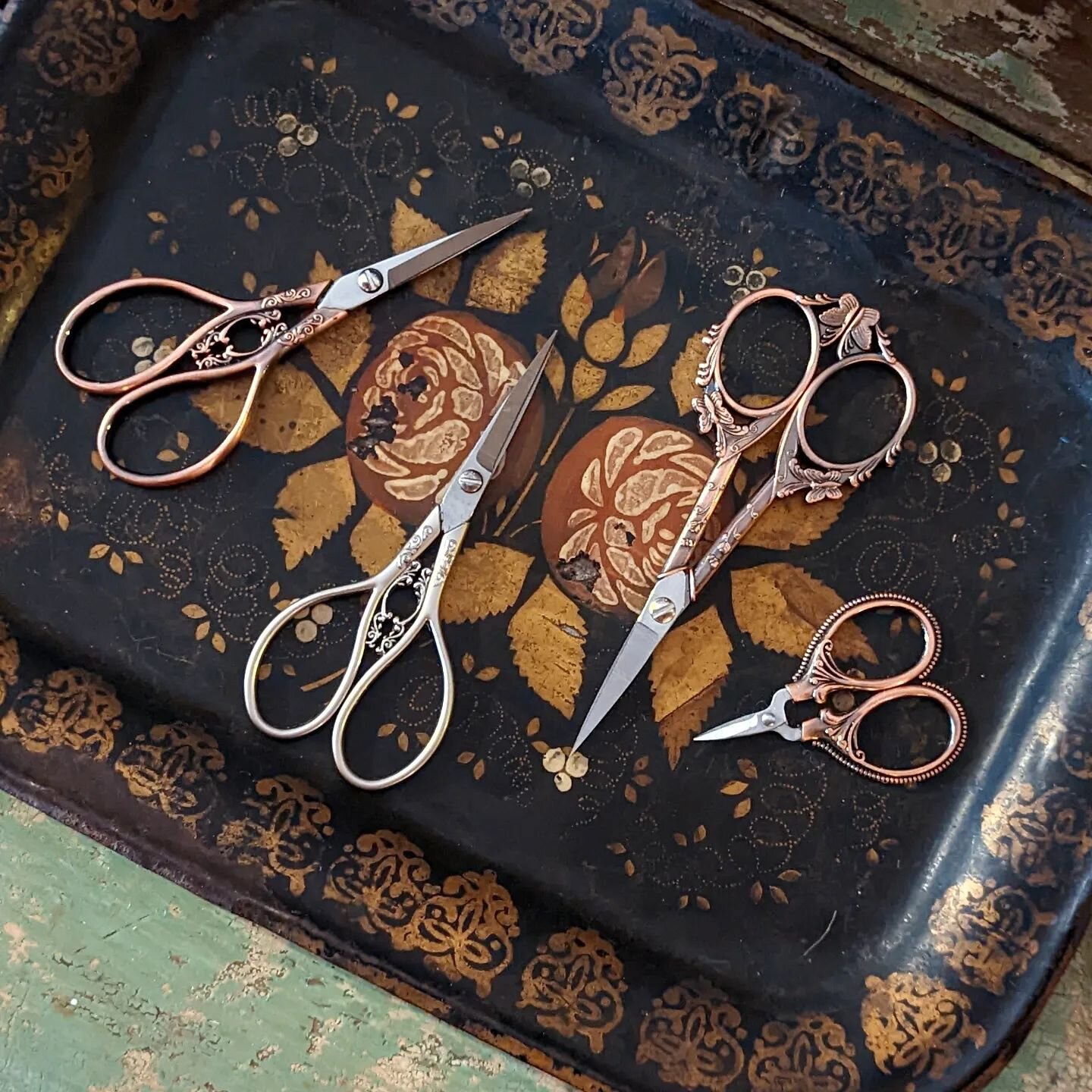 Our decorative scissors are a fan favorite. 🖤
.
.
.
#shopelswares #uniquegifts #littletreasures