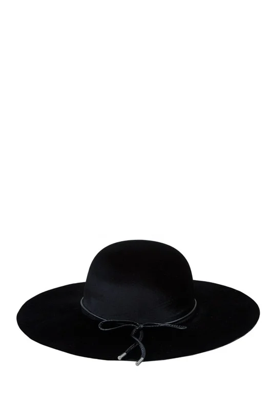 blackfloppyhat.jpg