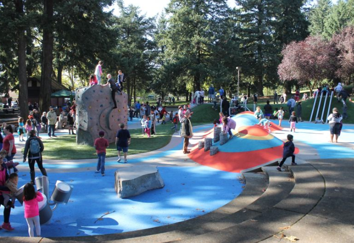 SUNDAY WALKS AROUND THE HOOD!