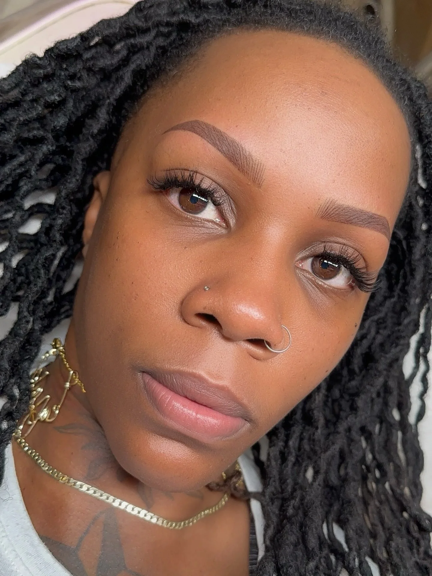 This post is for the ladies who want the perfect brows and tired of spending valuable time filling in their brows everyday. This is your sign to throw the eyebrow pencil away and book the appointment for your dream brows! I promise you won&rsquo;t re