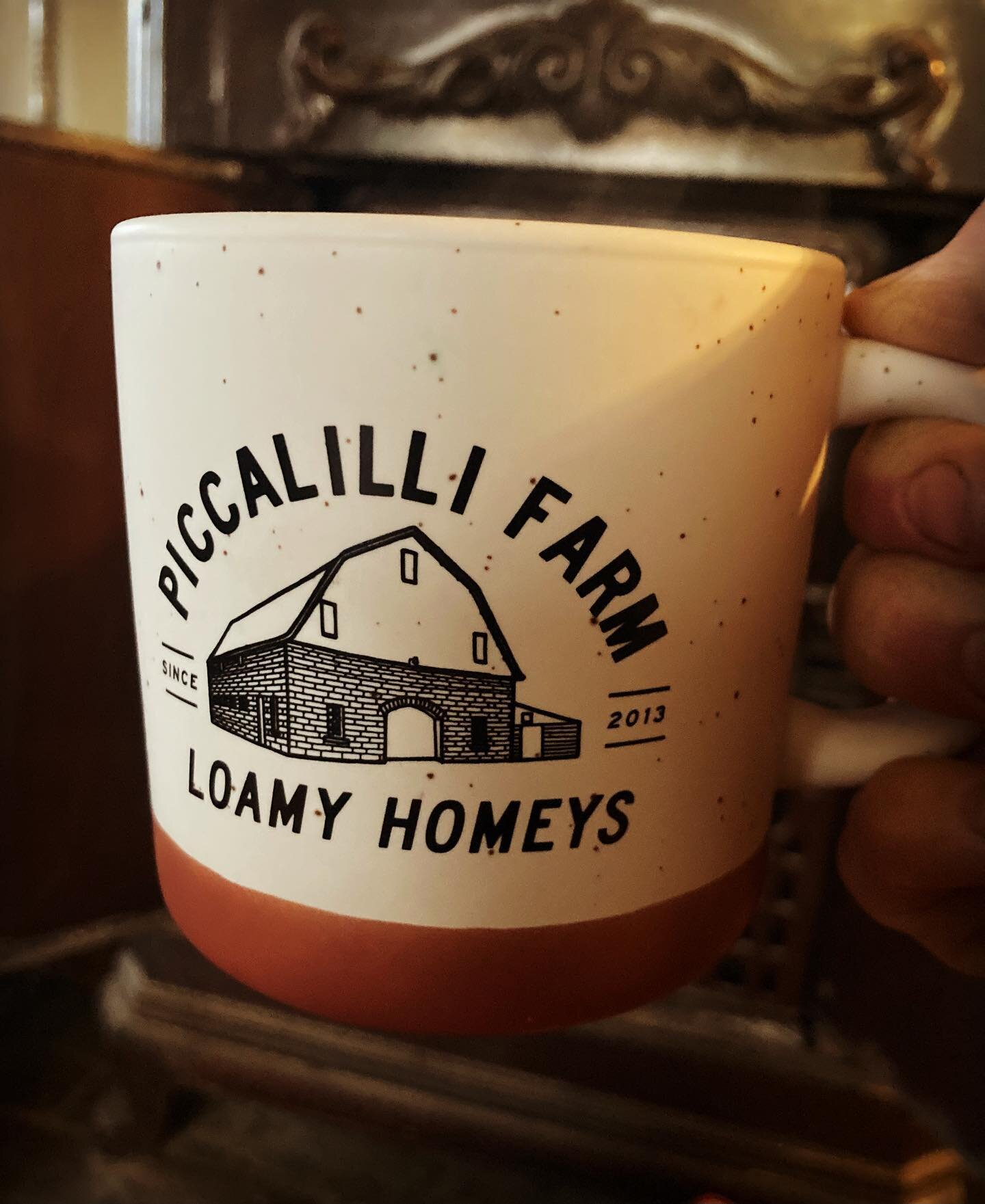 Good morning Homey&rsquo;s 🤩 it #piccalillifarm2porch ordering day! And we we have sweet *new merch* available for you 💝 not to mention a full stock of #organicallygrown greens root veggies and micros straight from our garden! You can also find:
🥬