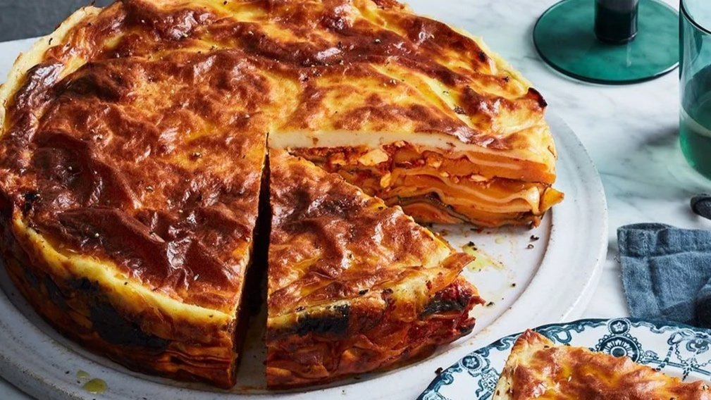 yotam-ottolenghis-butternut-pumpkin-lasagne-pie-214632-2.jpg