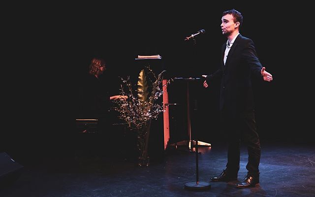 Darcy Oliver sings ‘A whole new world’ - from Aladdin in VVA’s ‘From The Top’ concert @chapeloffchapel photo by @miket_photo #victorianvocalacademy