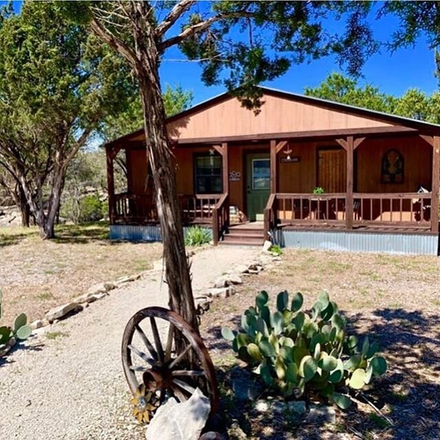 Relaxation awaits you at Anderson Creek Cabins Click link in bio to book your stay. 
#AndersonCreekCabins #Cabins #TravelTex #GlenRose