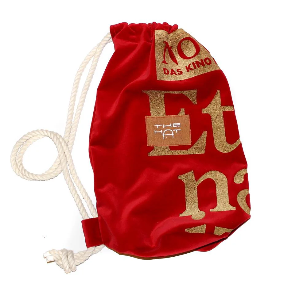 Once our textiles posters expired, they were transformed into bags by TheHat-Design or picnic blankets.
