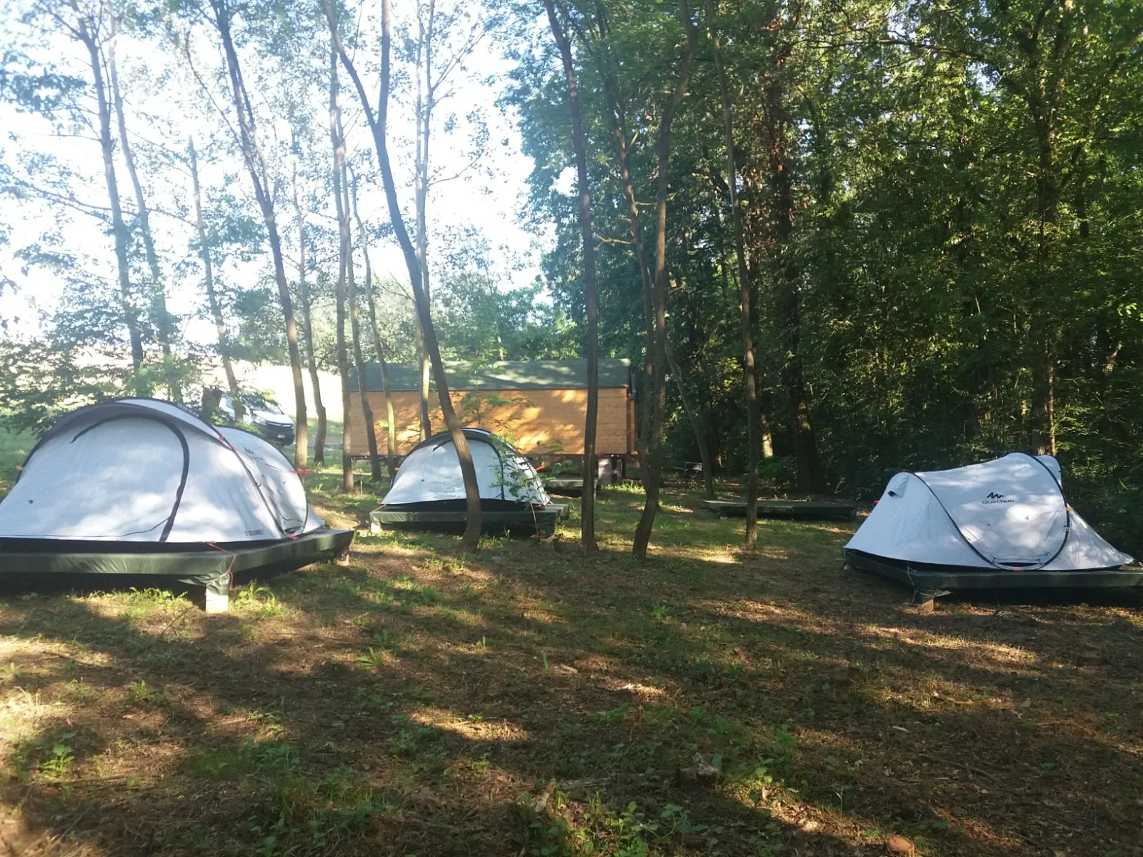 Camping tent