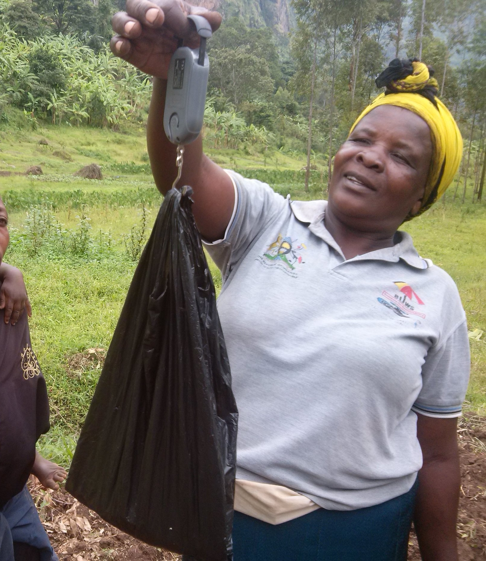 Soil Sampling Farmer and Lwasso irrigation group chairperson Wolayo Aidat measures the mass of a sample to be sent for soil chemical and physical analysis. Knowing these soil properties will allow Lwasso farmers to make better decisions about managing soil and crop health.