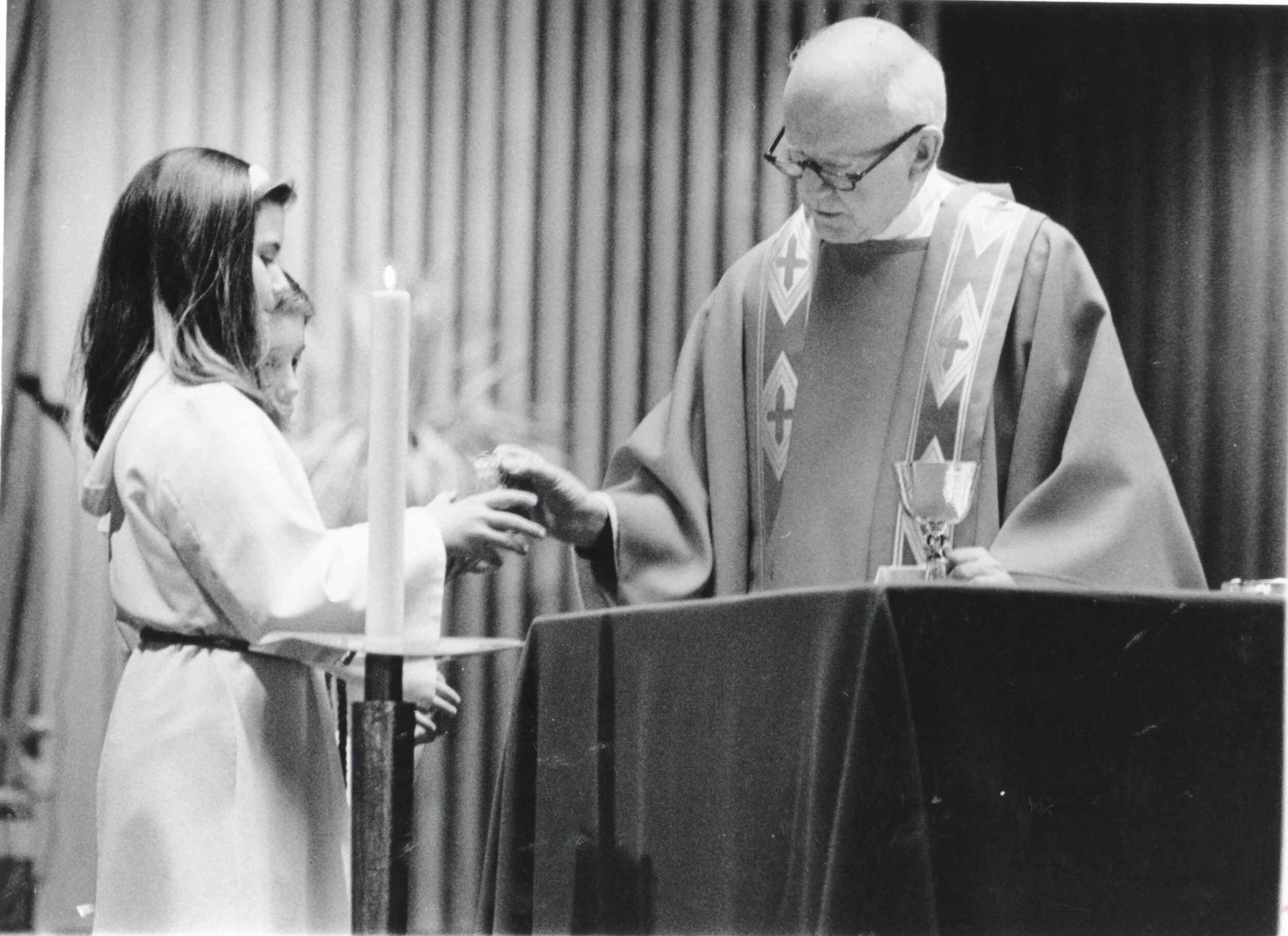 Pope's additions to the rosary bring memories of mysteries