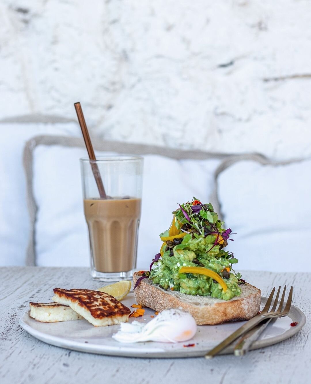  The Milkman’s Daughter Gold Coast. This guide to the best cafes in Gold Coast Australia includes the best breakfast spots in Gold Coast and the best vegan cafes in Gold Coast. Find the best cafes in Burleigh Head, Palm Beach, and more of the best pl