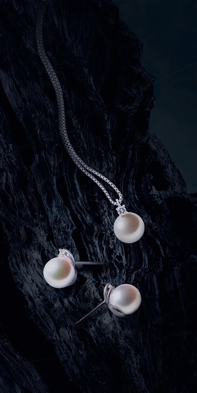 Jewellery photography by Stefania Calderara