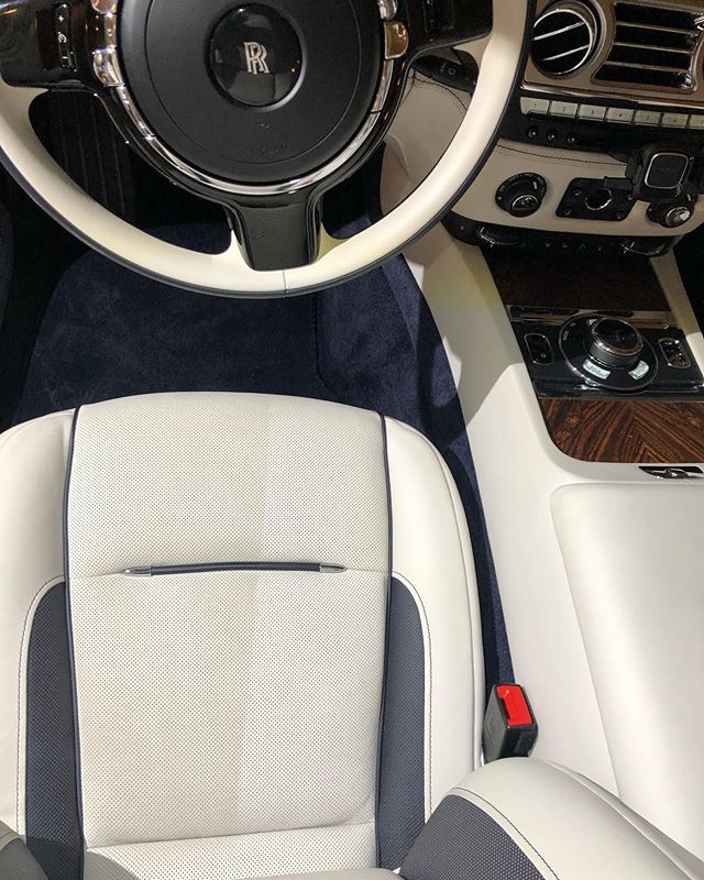 You don&rsquo;t know your car is not clean, until your car is cleaned! 
Www.Door2doorDetailer.com
@rollsroycecars @rollsroycecarsna 
#lovewhatyoudo .

#rollsroyce #rollsroycecullinan #rollsroycewraith #rollsroycephantom #rollsroyceghost #rollsroyceda