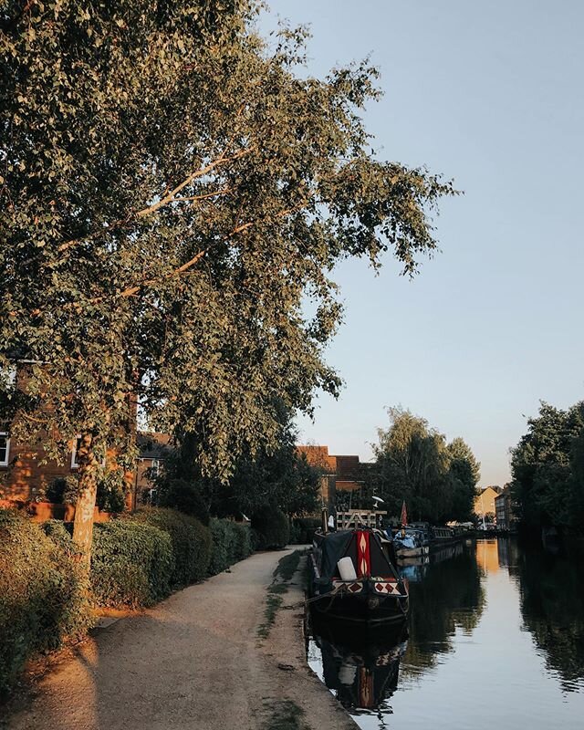 📍 Golden hour walks down the canal in Hemel Hempstead, Hertfordshire
📸 @saamcarr
Tag #TheSnapshotClub to be featured!