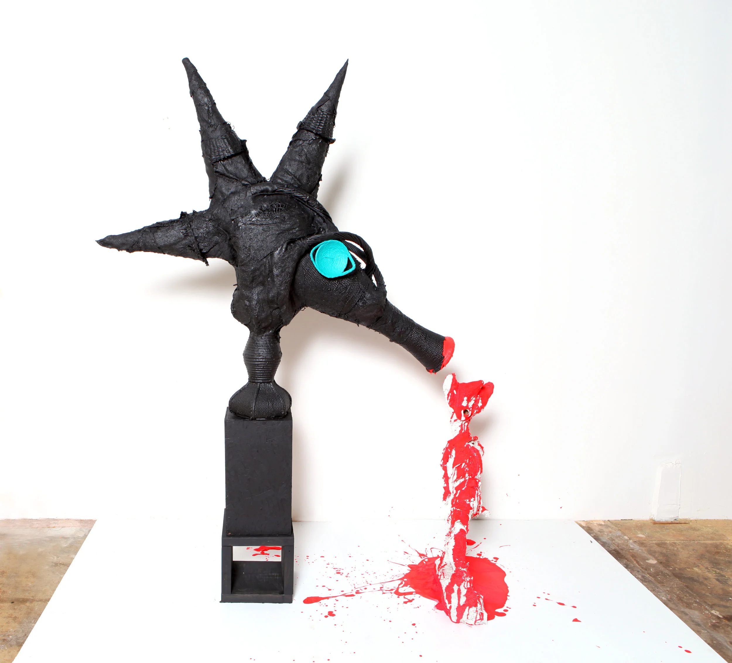 Spitting Totem 2012 Baskets, Burlap, Paint, Wood 84" x 96" x 48"