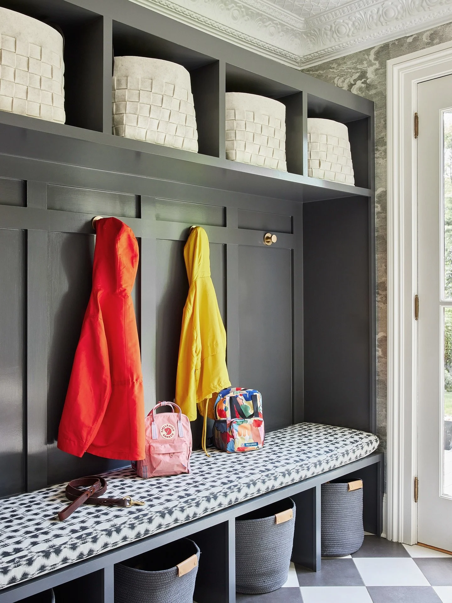 &ldquo;Oh, don&rsquo;t be ridiculous, Andrea. Everybody wants this.&rdquo;
.
What does your dream mudroom look like? Swipe for the before.
.
#mudroom #mudroomenvy #mudroominspo #mudroomorganization #checkerboardfloor #ctdesign #ctdesigner #nydesign #