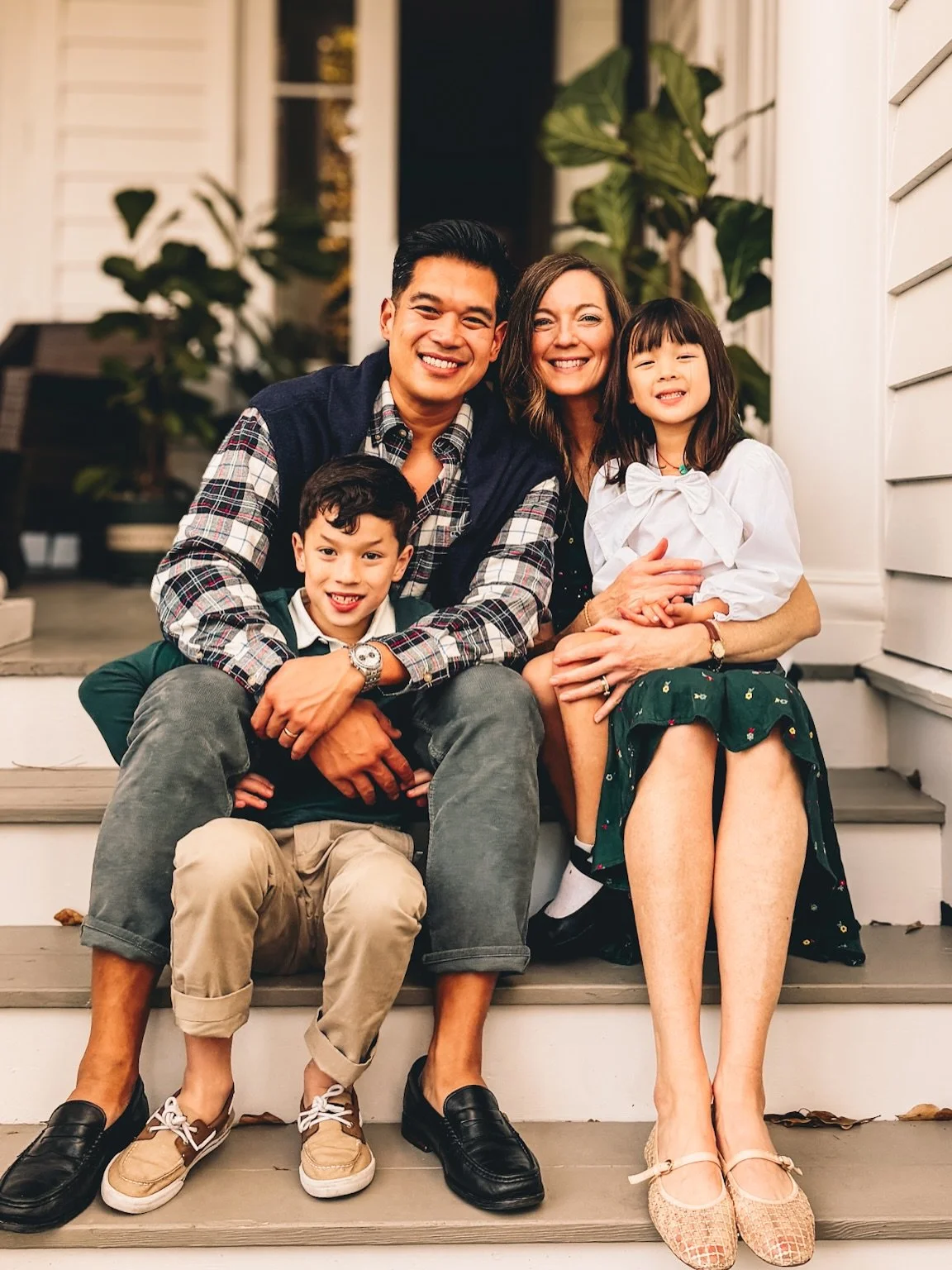 Merry Christmas, my friends 🎄

After a hectic couple of days, I&rsquo;m grateful to be surrounded by my family and friends this holiday season. I&rsquo;m wishing y&rsquo;all a great holiday and a happy new year! 🥃