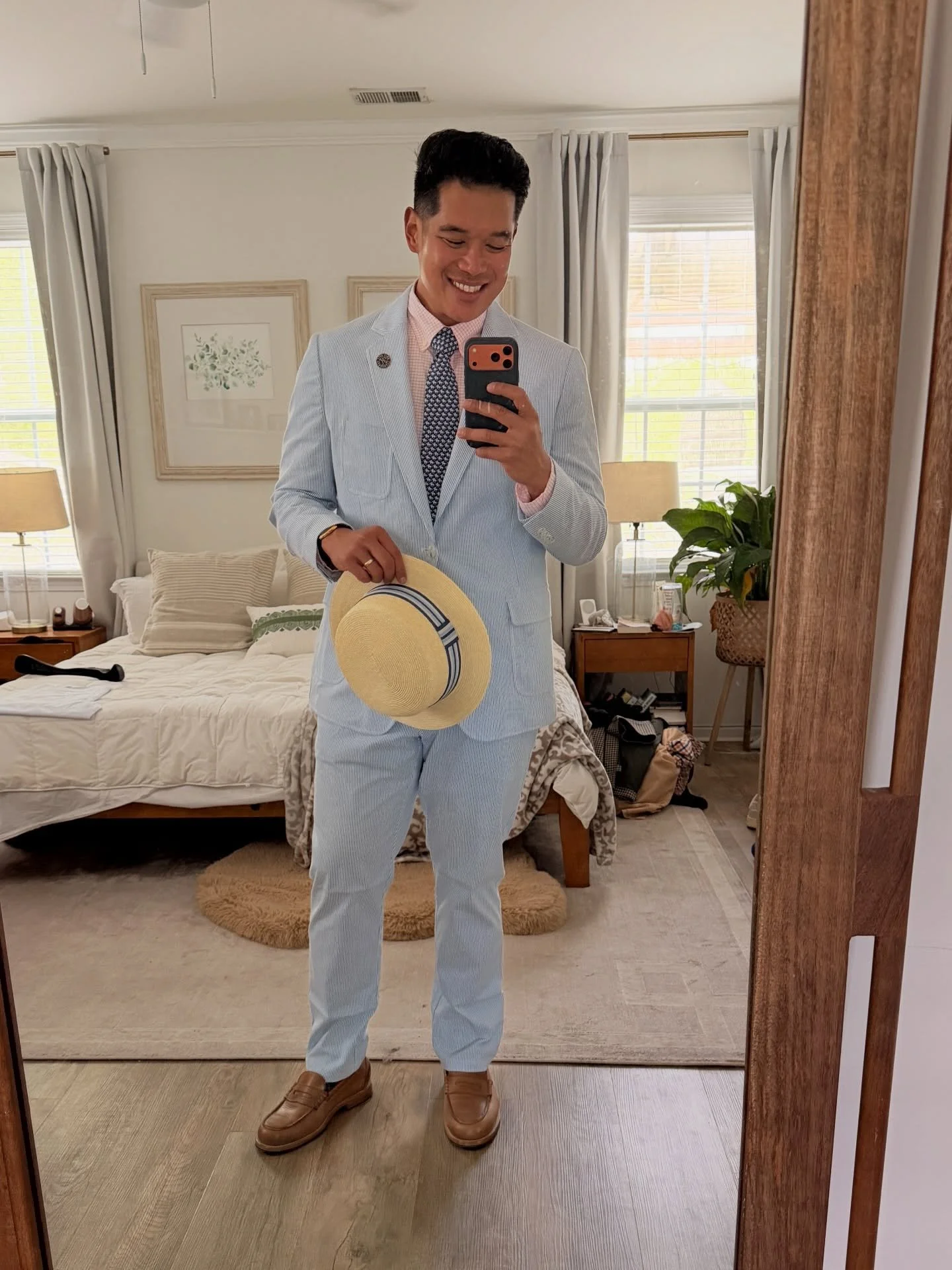 Derby weekend photo dump + a couple spring fits this week ✌🏾

Embracing the warmer weather and getting ready for shorts, tanks, huaraches and camp collars 😅

Have a great weekend Sunday, my friends.