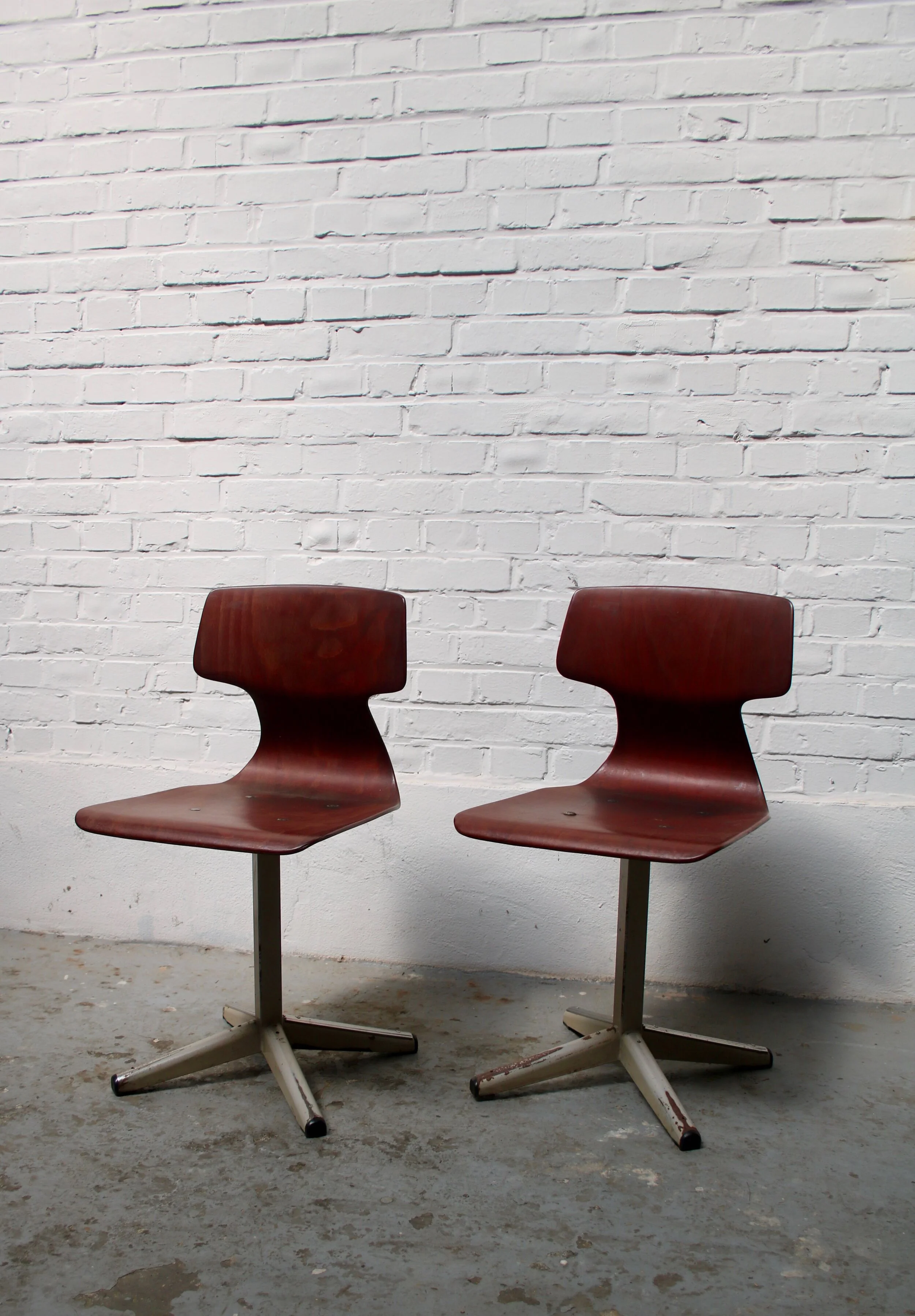 Kids Desk Chair Set Of 2 The Odd One Out