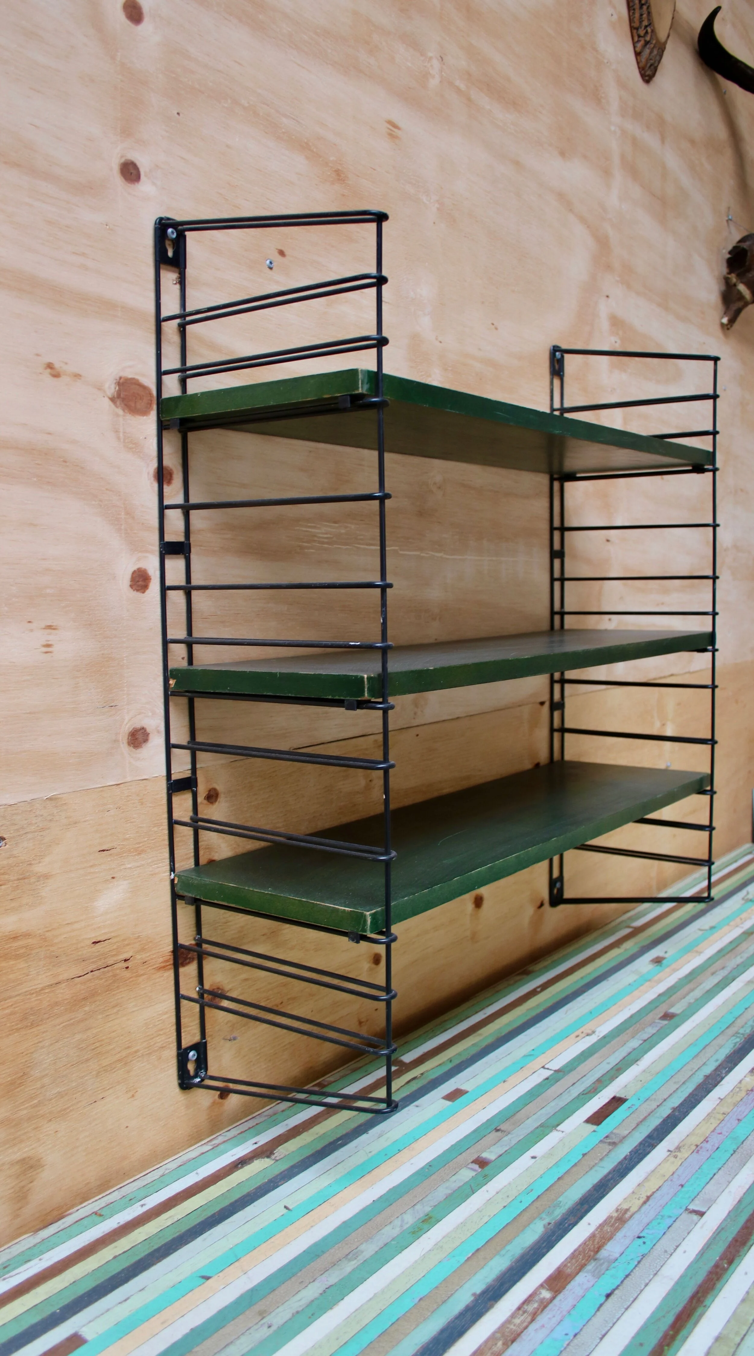 Tomado rack wall unit