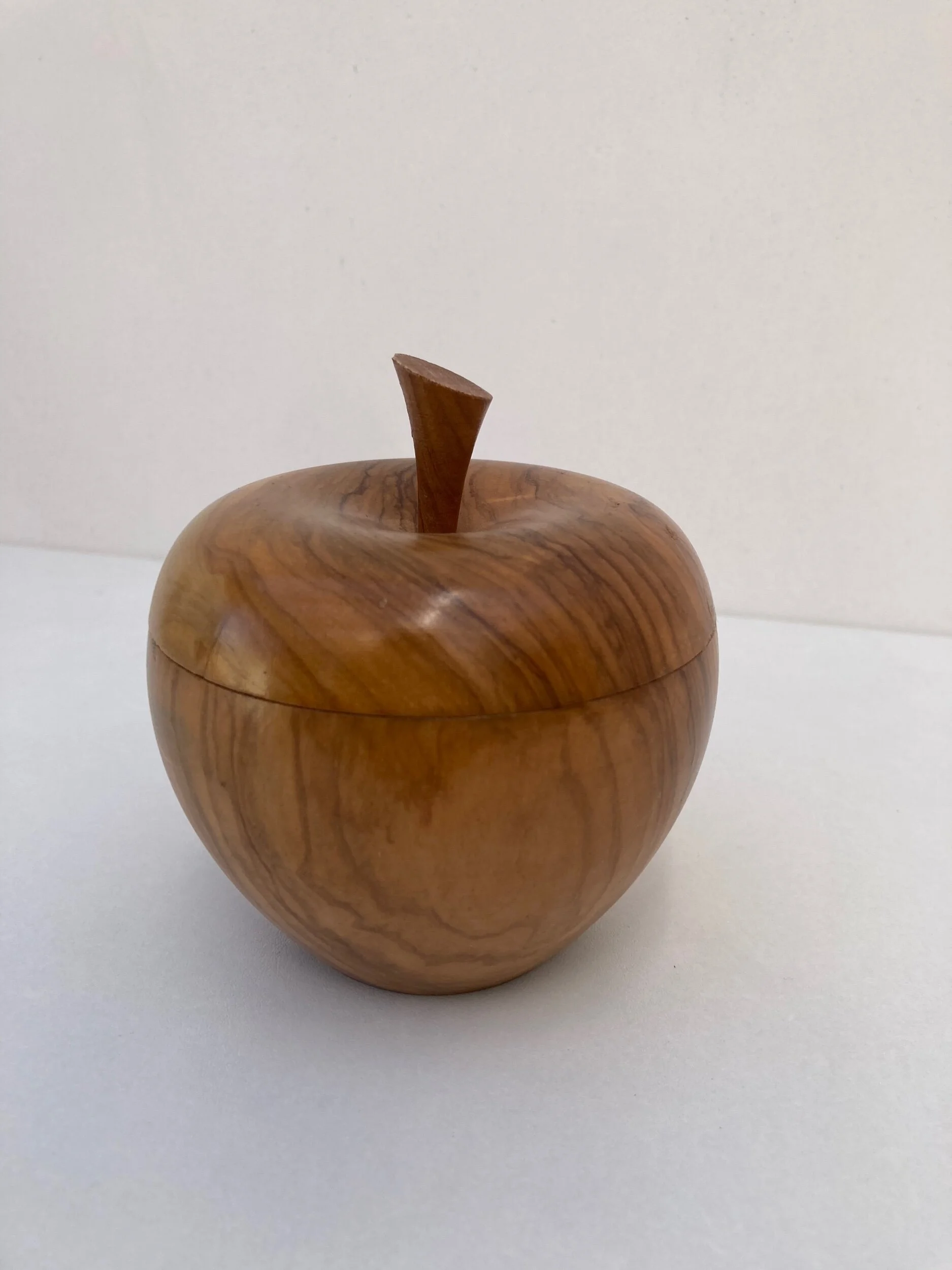 B7E045B4-6016-4ED8-8EF3-4848D5B228F3