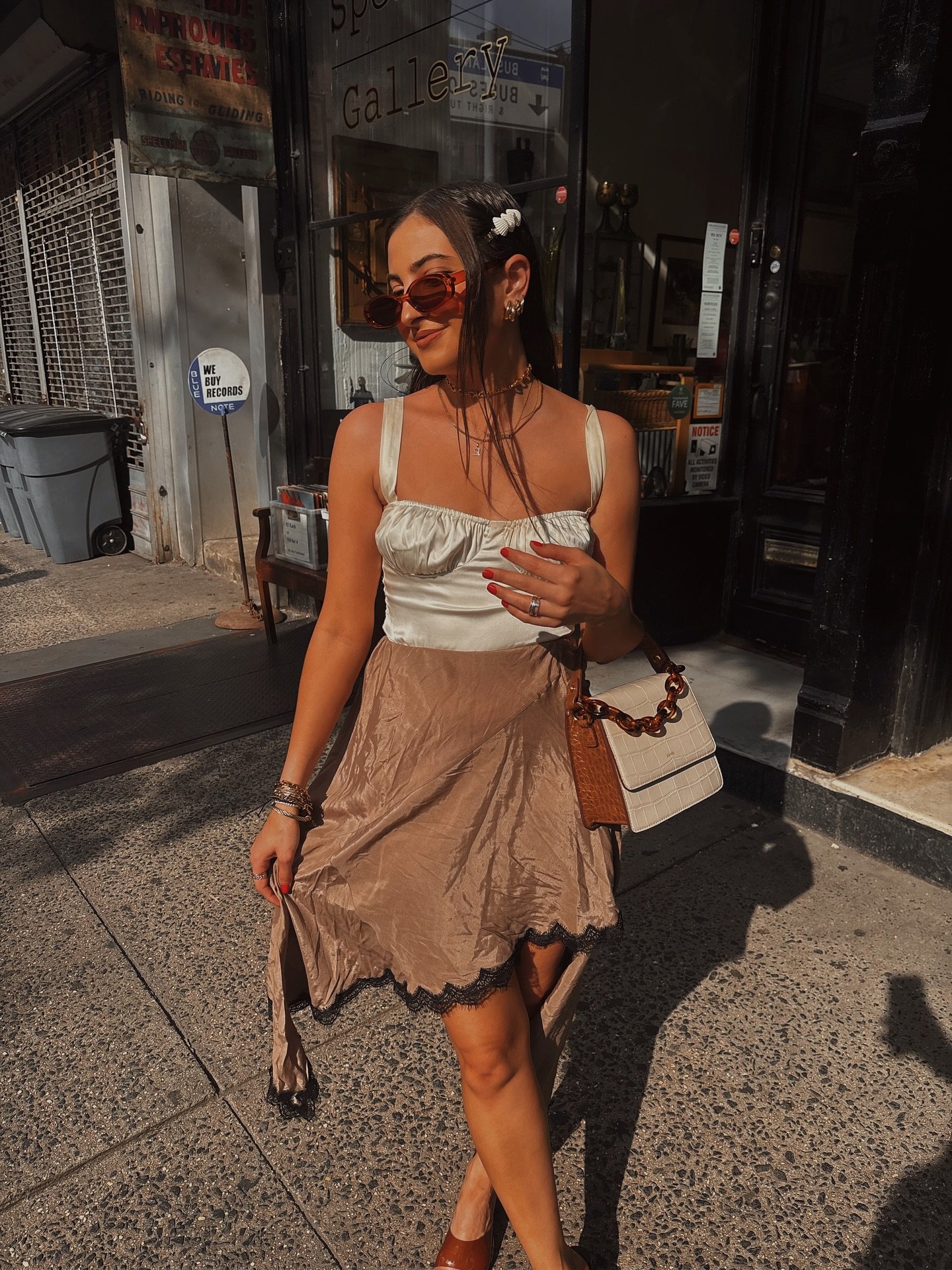 summer solstice &lsquo;fit ✖️🤎🪩🌼🌞💫✨ #KILLERQUEEN 
&bull;
&bull;
&bull;
&bull;
&bull;
&bull;
&bull;
#summeroutfits #summeroutfitideas #summeroutfits #summer2025 #outfitideasforwomen #summerskirts #nycbloggerstyle