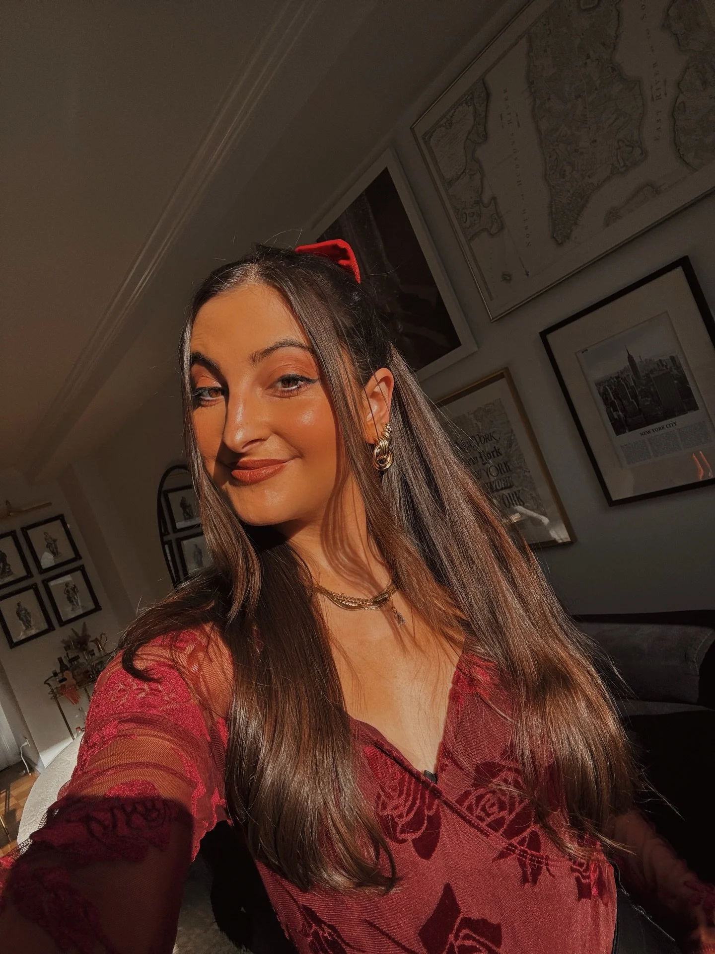 don&rsquo;t be fooled by the selfie, swipe for a look back to (a very washed out) 2016 ✖️🤎🪩⏮️ 🔮❣️💫✨ #KILLERQUEEN 
&bull;
&bull;
&bull;
&bull;
&bull;
&bull;
&bull;
&bull;
#2016 #nycoutfitinspo #2016style #2016blogger