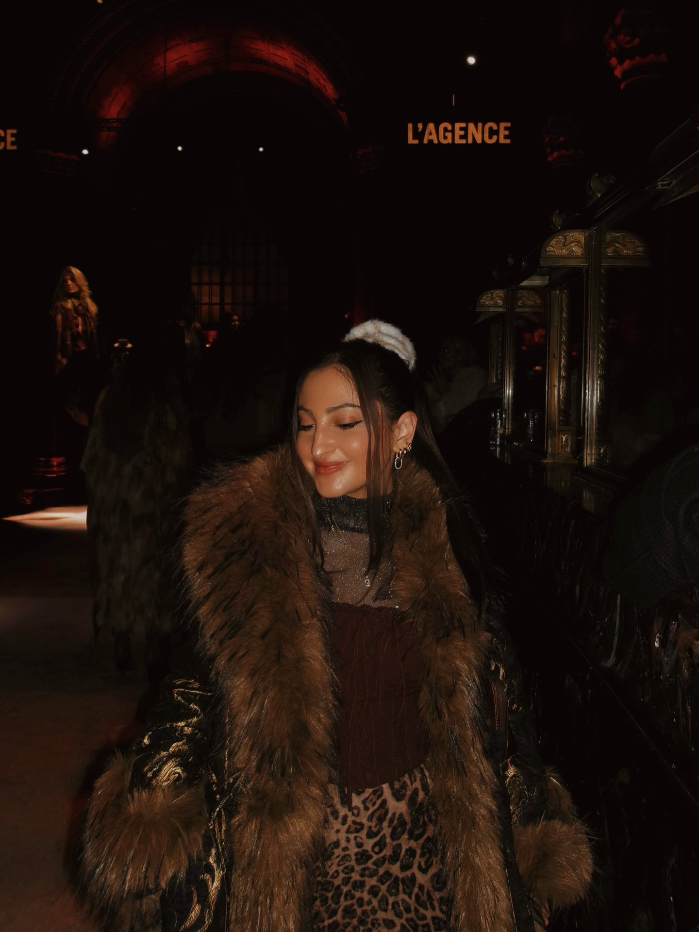 👋🏼 nyfw ✖️🤎🪩🍸🥀💫✨ #KILLERQUEEN 
&bull;
&bull;
&bull;
&bull;
&bull;
&bull;
&bull;
&bull;
&bull;
#nyfw #fashionweek2026 #fashionweek #nyfwstreetstyle