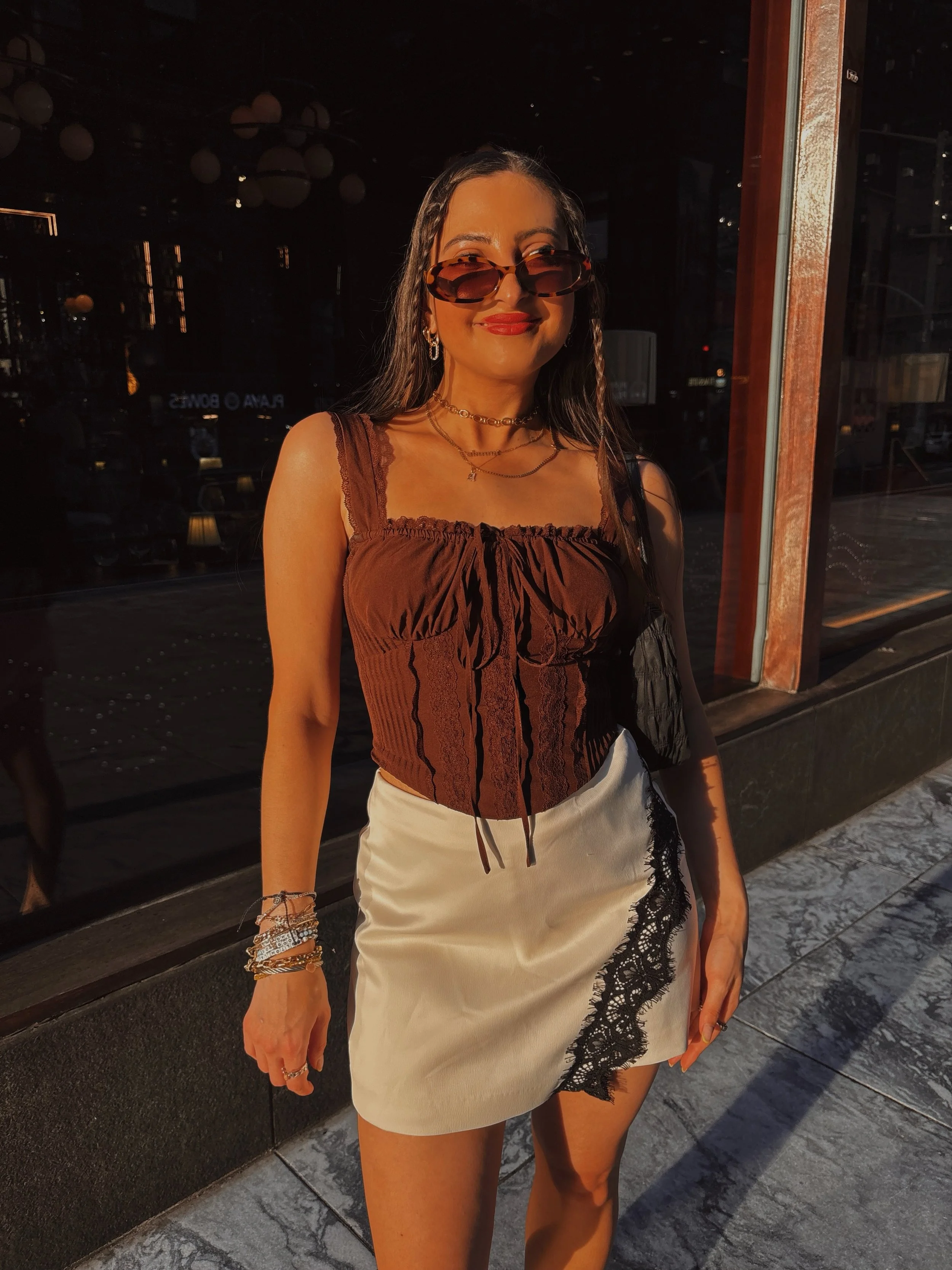 i would like, if i may, to take you on a strange journey 🤎🪩👄❣️💫✨ #KILLERQUEEN 
&bull;
&bull;
&bull;
&bull;
&bull;
&bull;
&bull;
#summeroutfitinspo #rockyhorrorbroadway #rockyhorrorpictureshow #summeroutfitideas