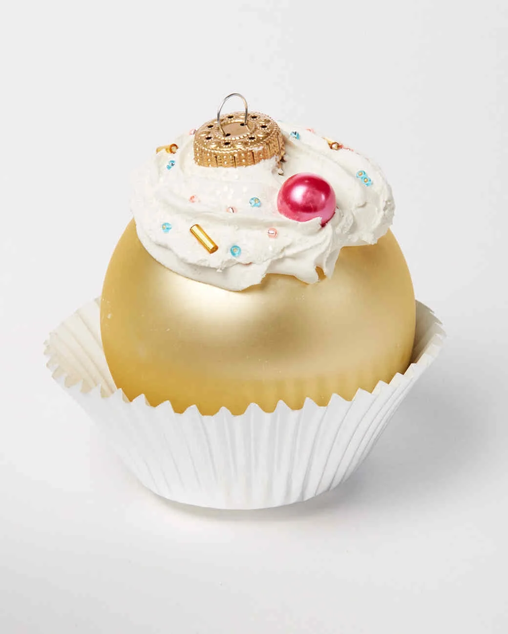 cupcake-ornaments-single-1117_vert.jpg