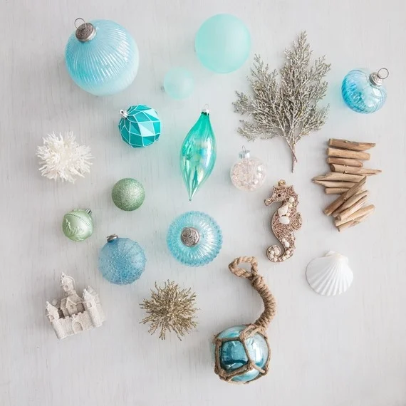 beach-christmas-tree-ornaments-flatlay-1117_sq.jpg