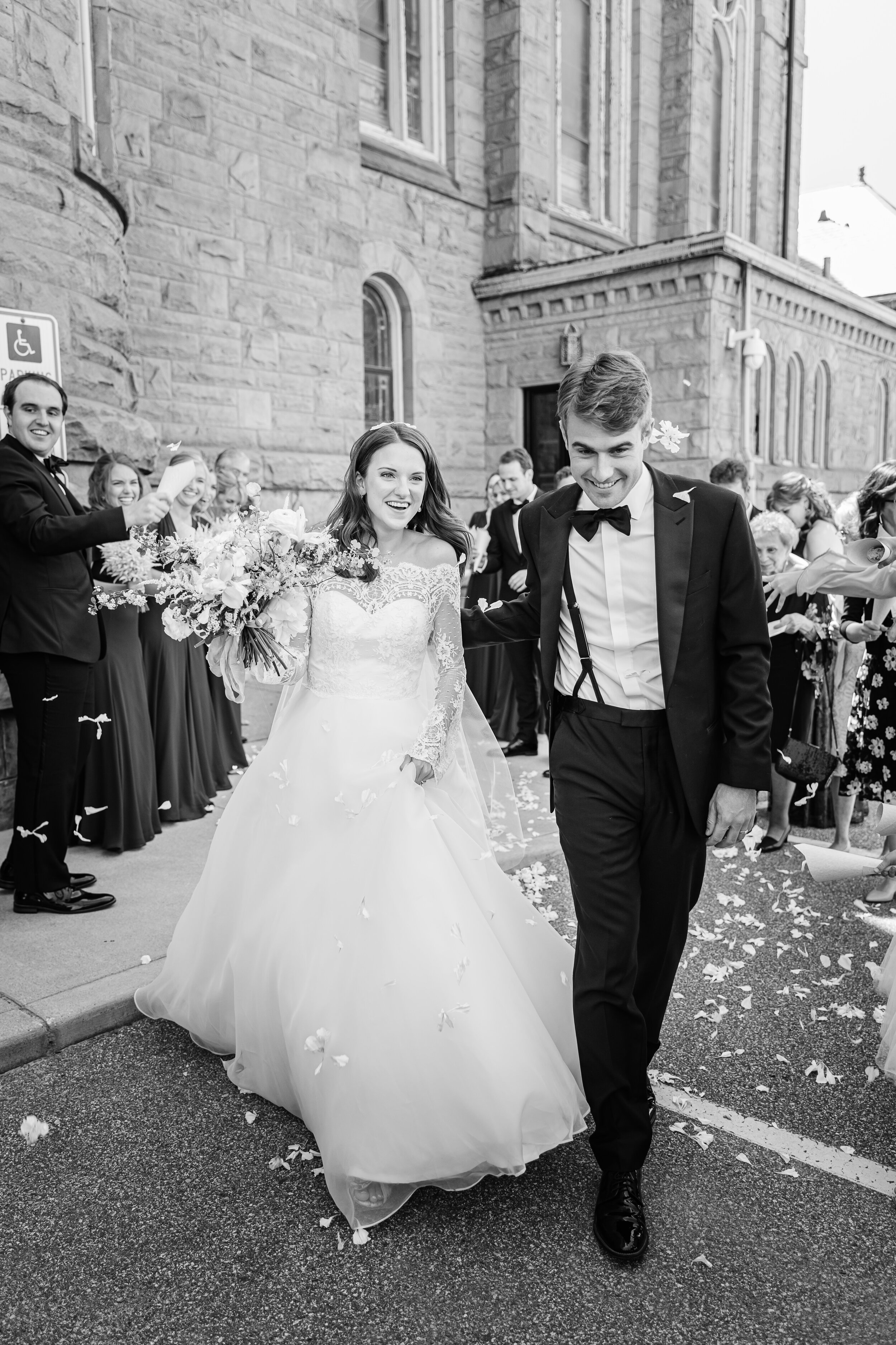 Classic newly weds sharing a kiss