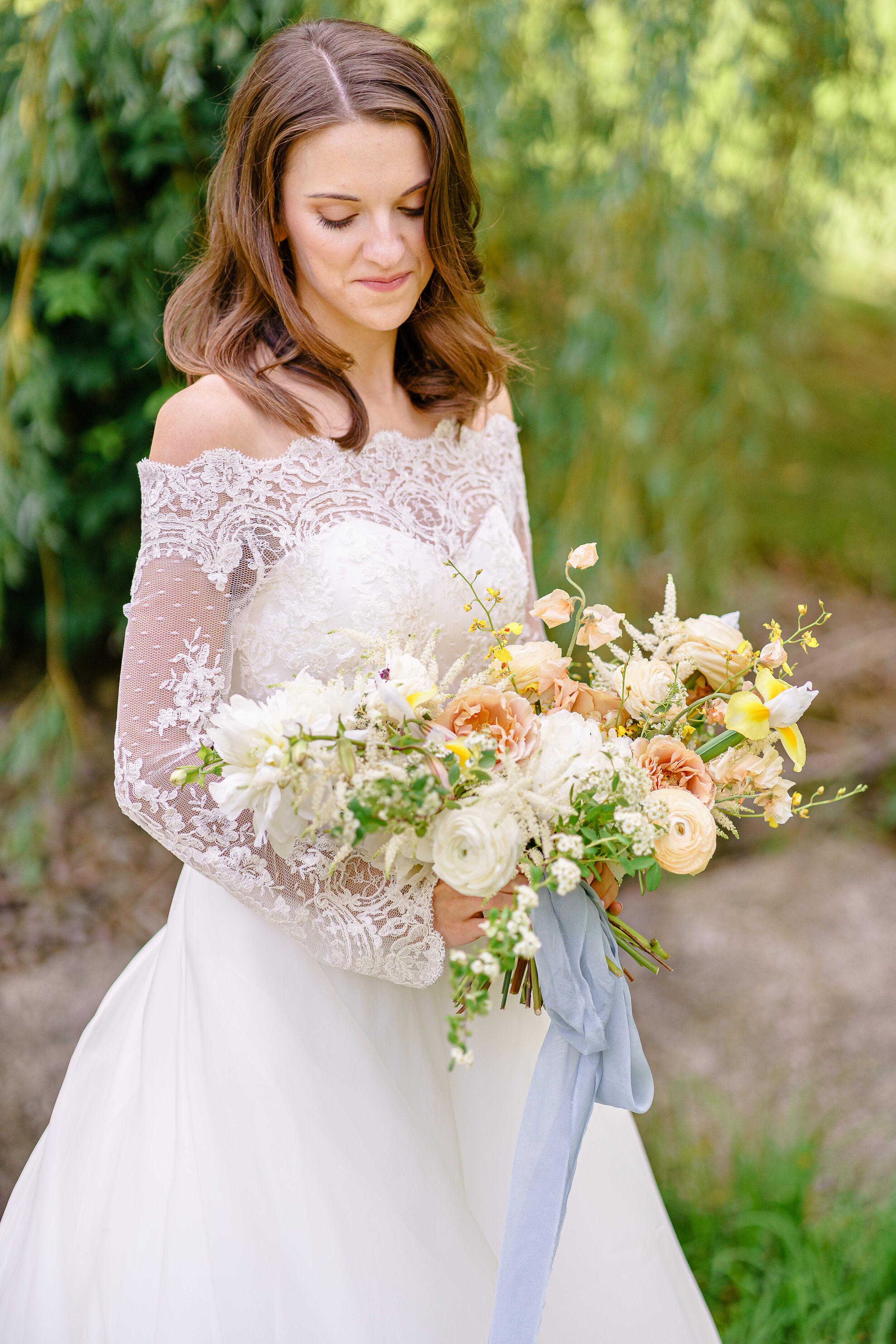 Coastal, Vintage and Delft-Inspired Backyard Wedding in Cleveland, OH ...