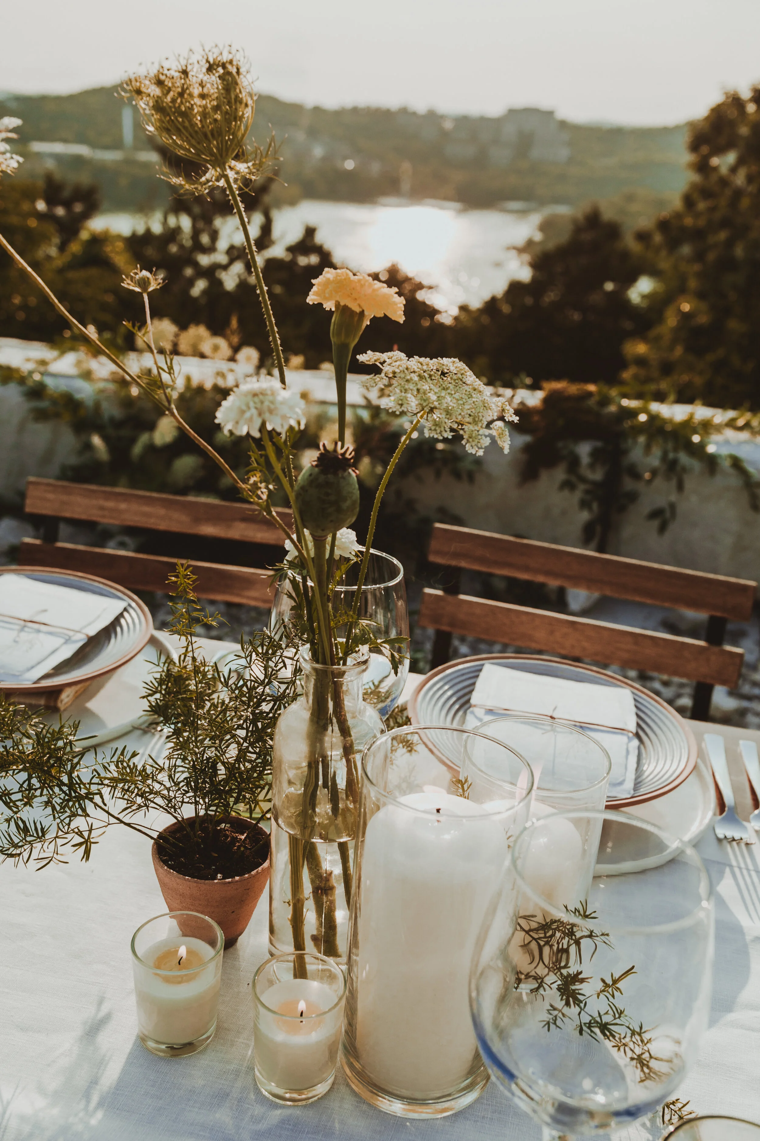 Minimal and Textured Tablescape Designed and Styled by Wildly Collective, Inspired by the Nostalgia of Picnics in a Meadow. The Wild and Relaxed Floral Arrangements are all Seasonal Florals and Locally Sources, Designed using the most Sustainable Fl…