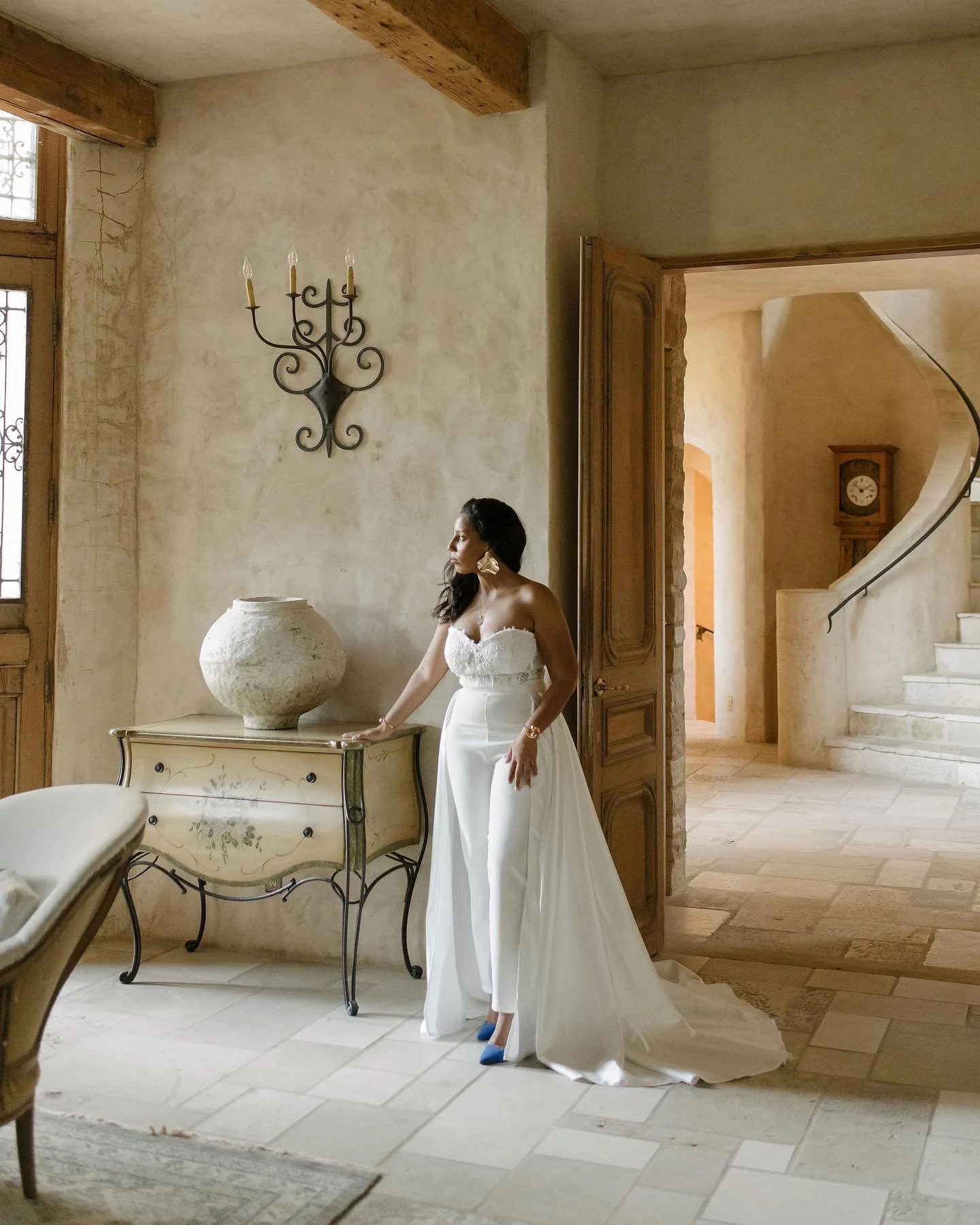 A day in August we&rsquo;ll never forget. Sunstone Villa made it feel like we were in Italy, and Alicia and Demi leaned into this by blending wine in symbolic unity, dancing to a live saxophonist, indulging in course after course of seafood, and gene