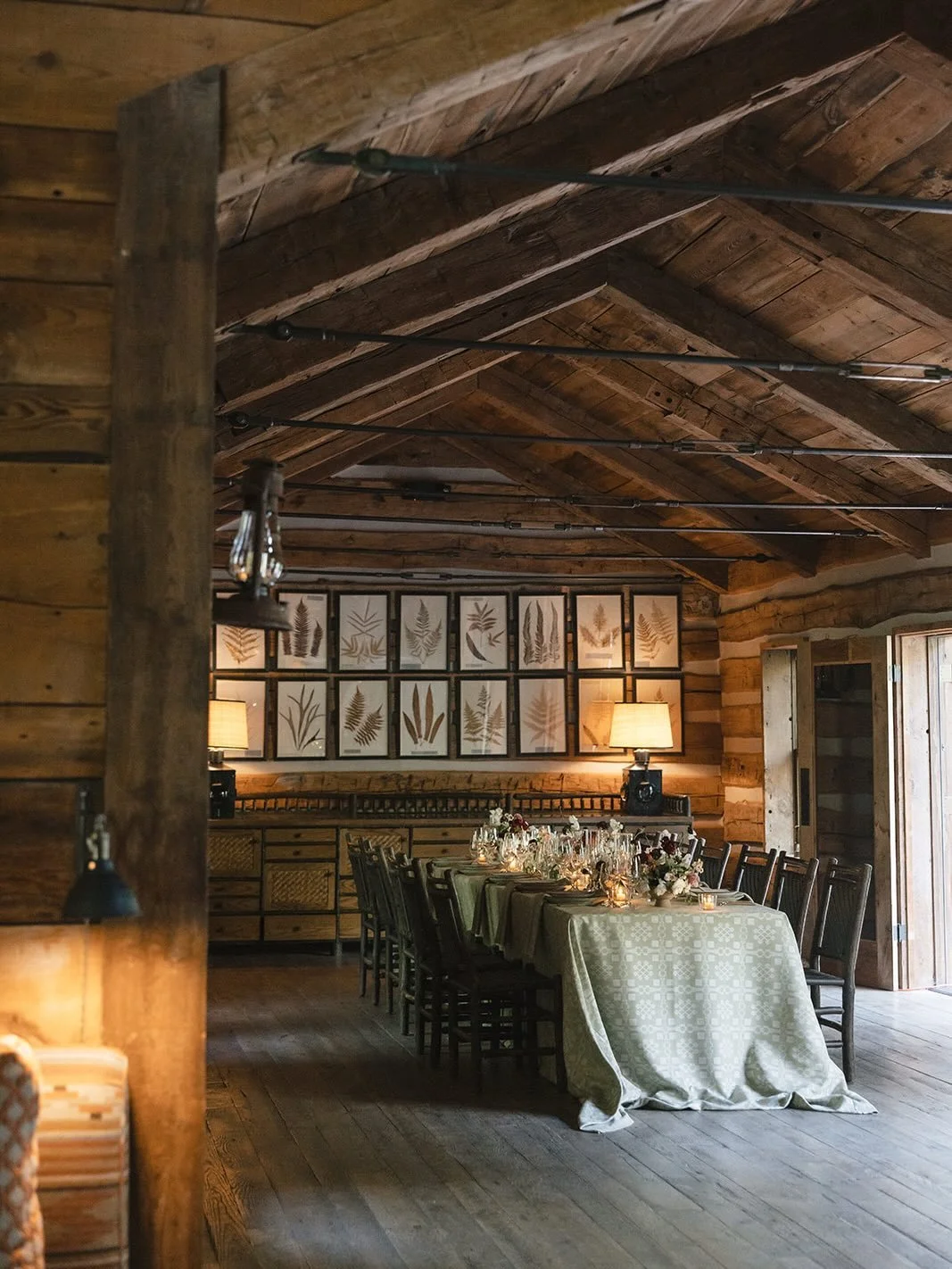 A sweet wedding dinner for 11 guests at Taylor River Lodge. 

Planner &amp; Designer: @wildlycollective_ 
Venue: @elevenexperience 
Photographer: @cedarandpines 
Floral Designer: @rbt_florals 
Rentals: @luckypennyevents 
Linens: @bbjlatavola 
Music: 