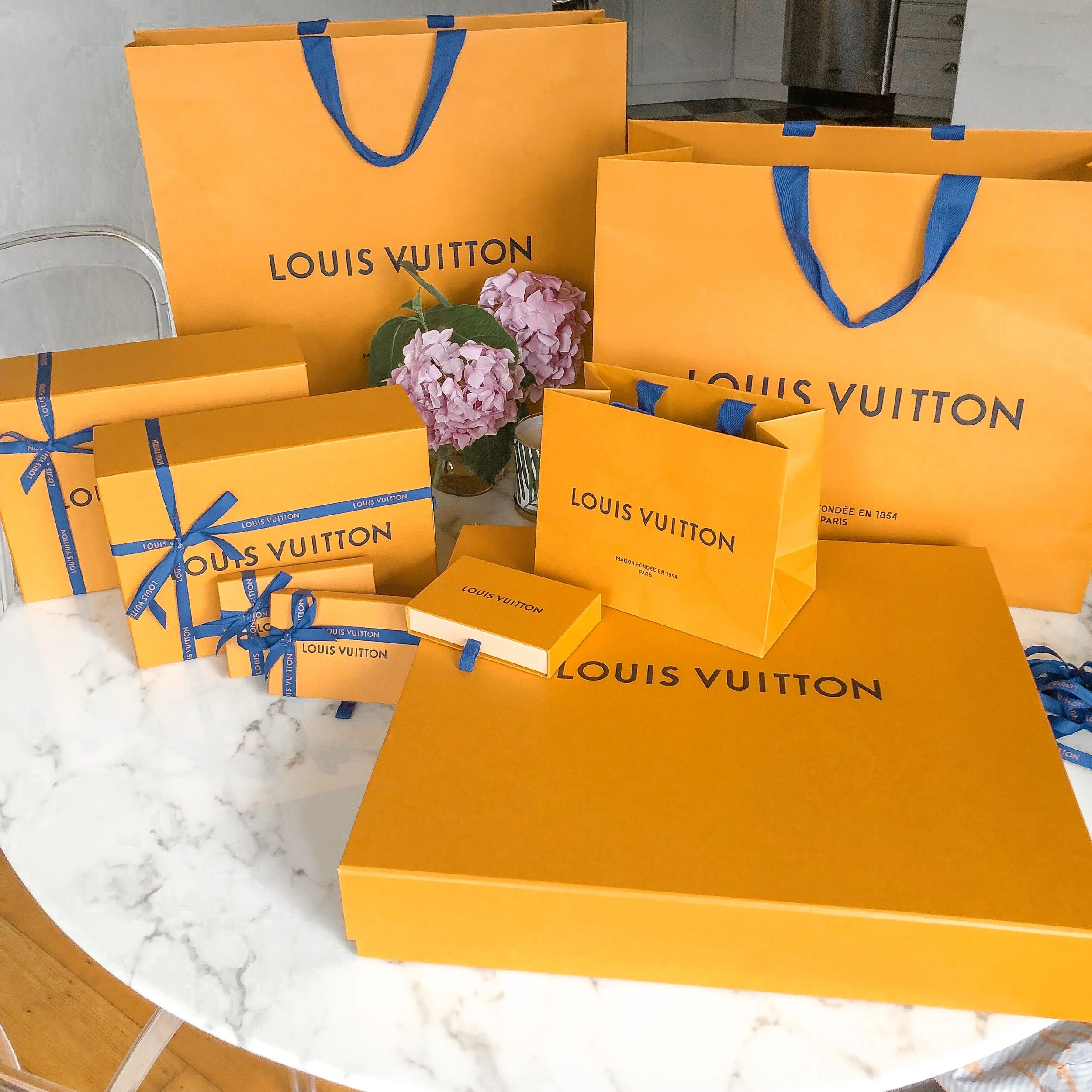 Louis Vuitton Neverfull Review MM vs. GM