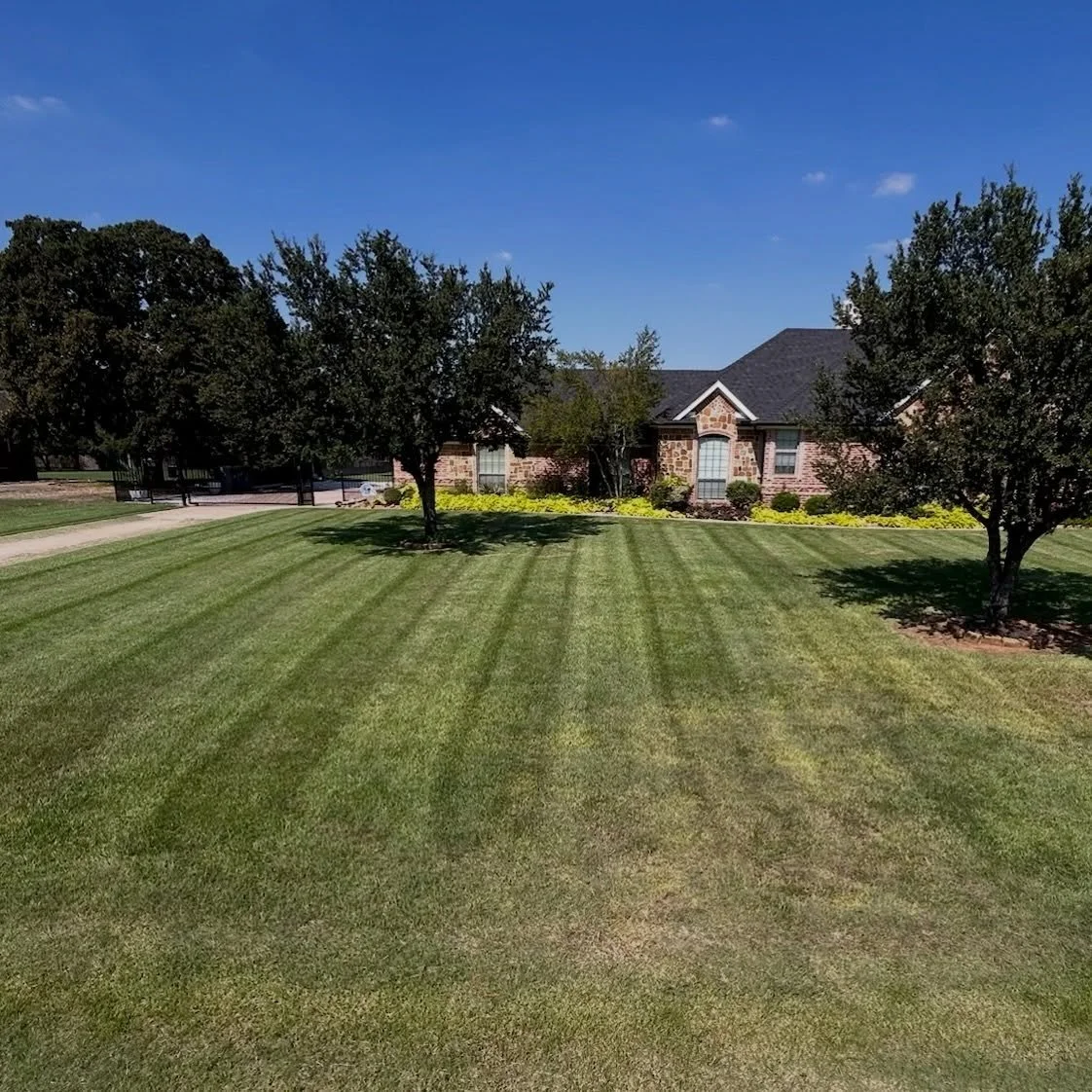 A freshly cut lawn just hits different. 🌿✨

Clean lines, attention to detail, and a yard you can be proud to come home to.

At Leatherneck Landscaping, we take pride in keeping North Texas properties looking their best, one lawn at a time! 

📩 Mess