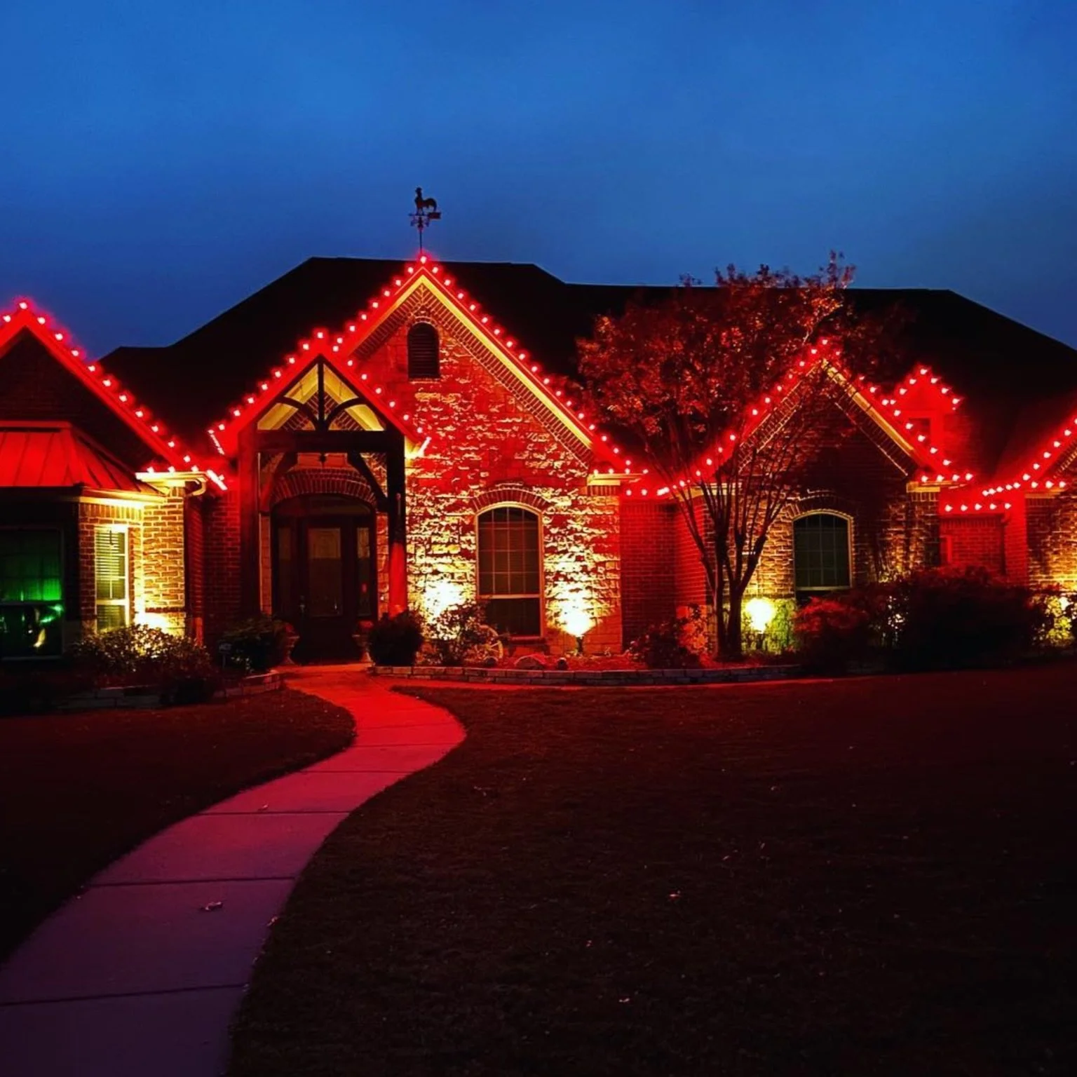 🎄✨ It&rsquo;s never too early to start planning for a little Christmas magic!

Whether you love the timeless look of warm white lights or prefer a colorful holiday display, Leatherneck Landscaping is here to help make your home shine this season! 🏡