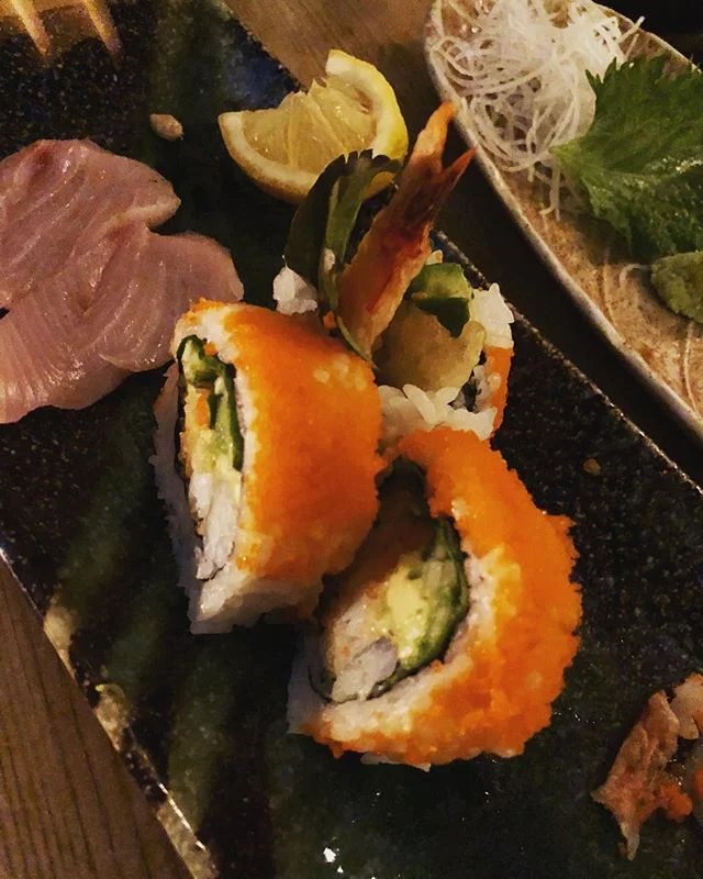Went to @shintarosushi last night and tore up this Shrimp Tempura Roll. Great food and great service. Happy staff and cool vintage Japanese movies projected on the wall. Needless to say I had a blast. .
SWIPE LEFT FOR MY GENUINE REACTION 😂
.
.
.
Wha