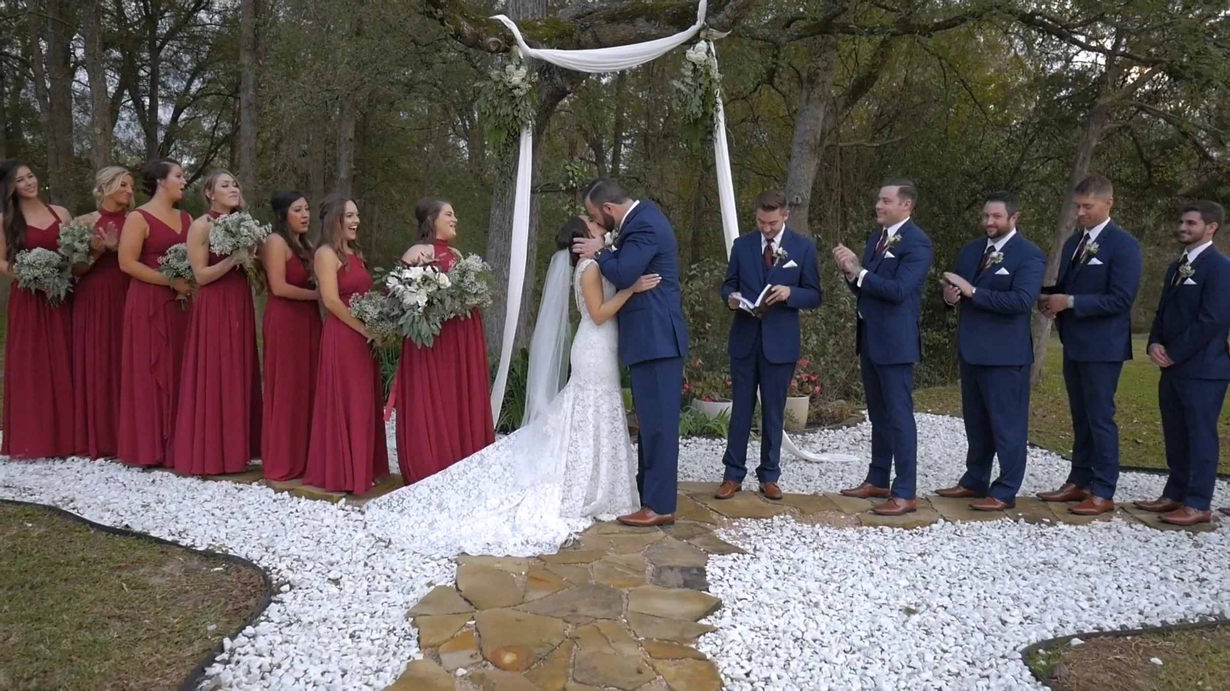 Kiss the bride 1.jpg