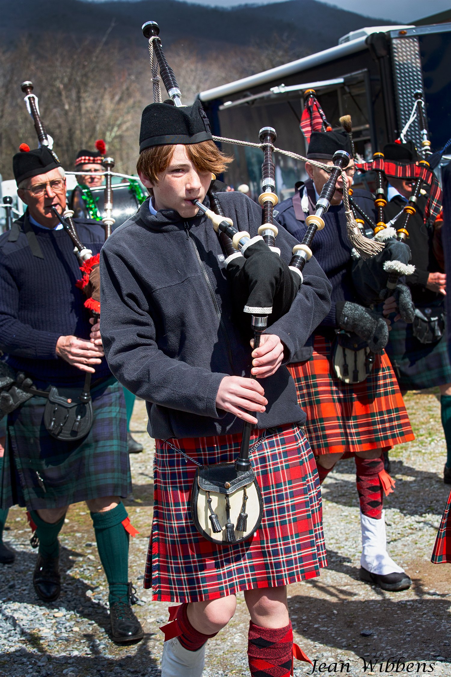 Young-bagpiper.jpg